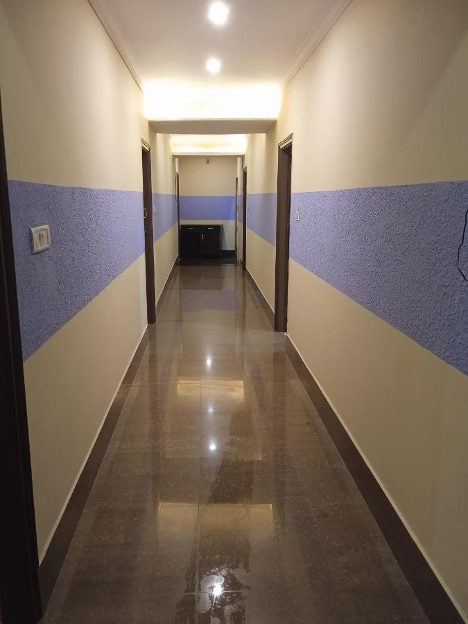 Circle Hotel *