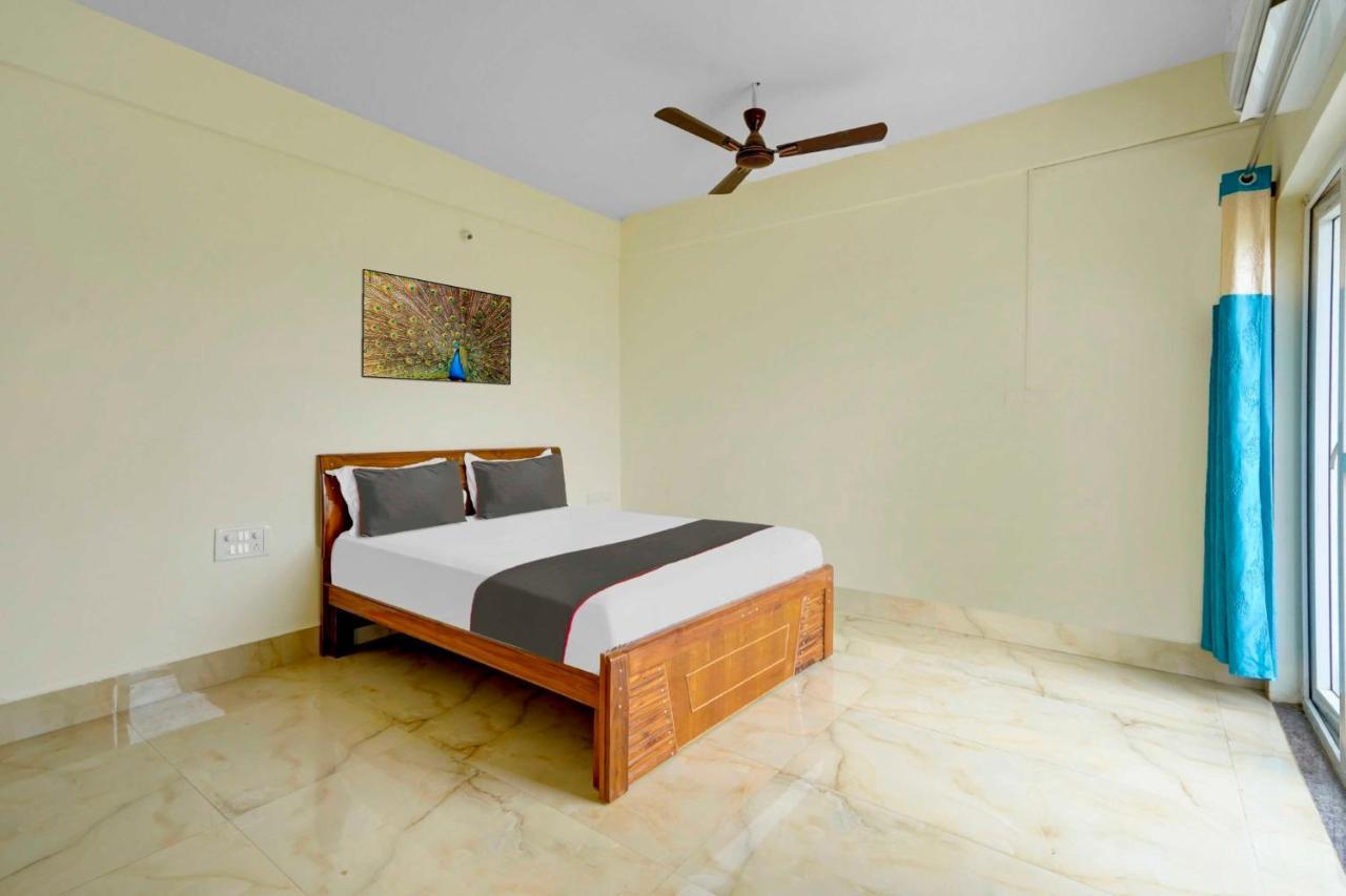 Collection O Emara Near Ascendas Park Square Mall 4* Bangalore