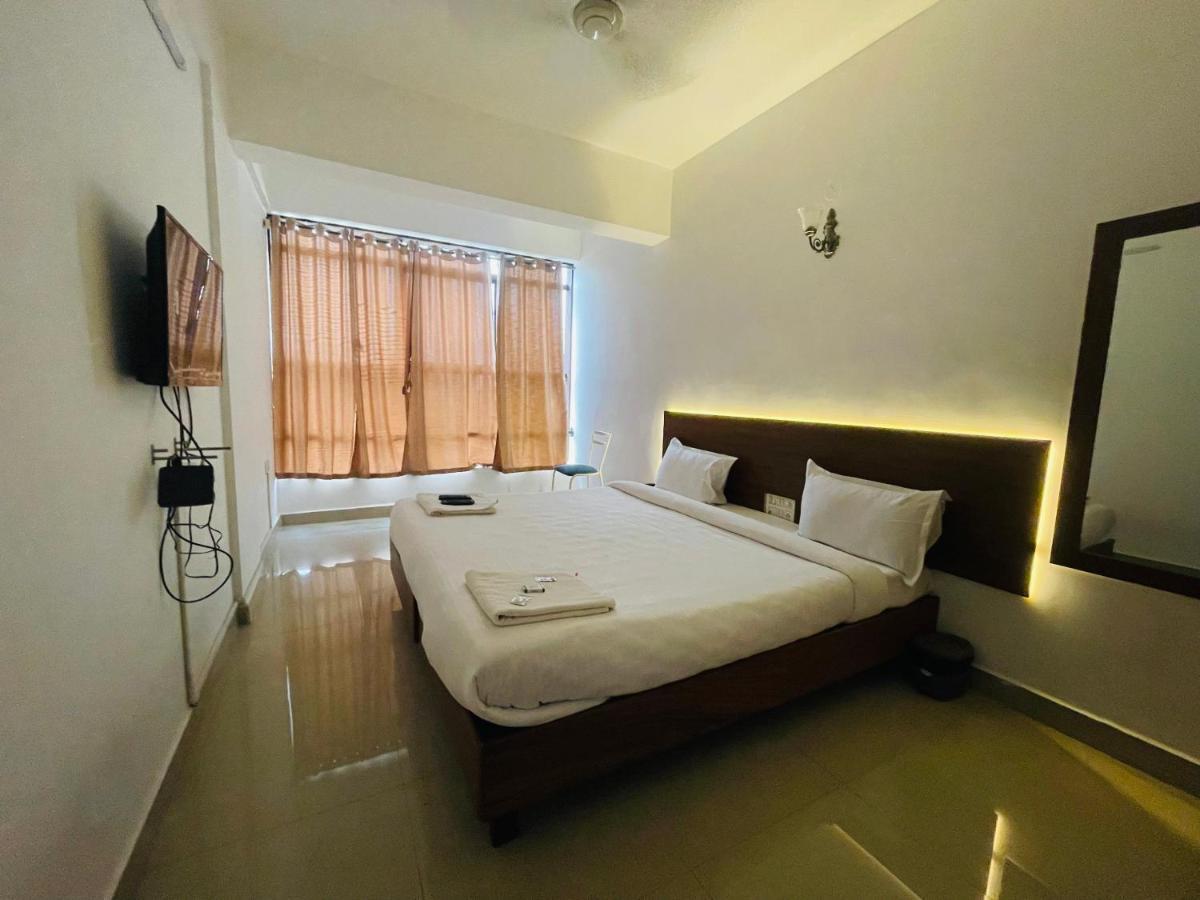 Hotel Zeke 2*