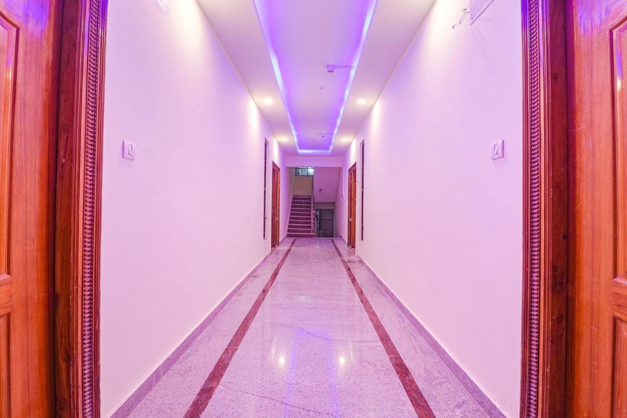 Hotel Fabhotel E - 3km From Infosys Campus