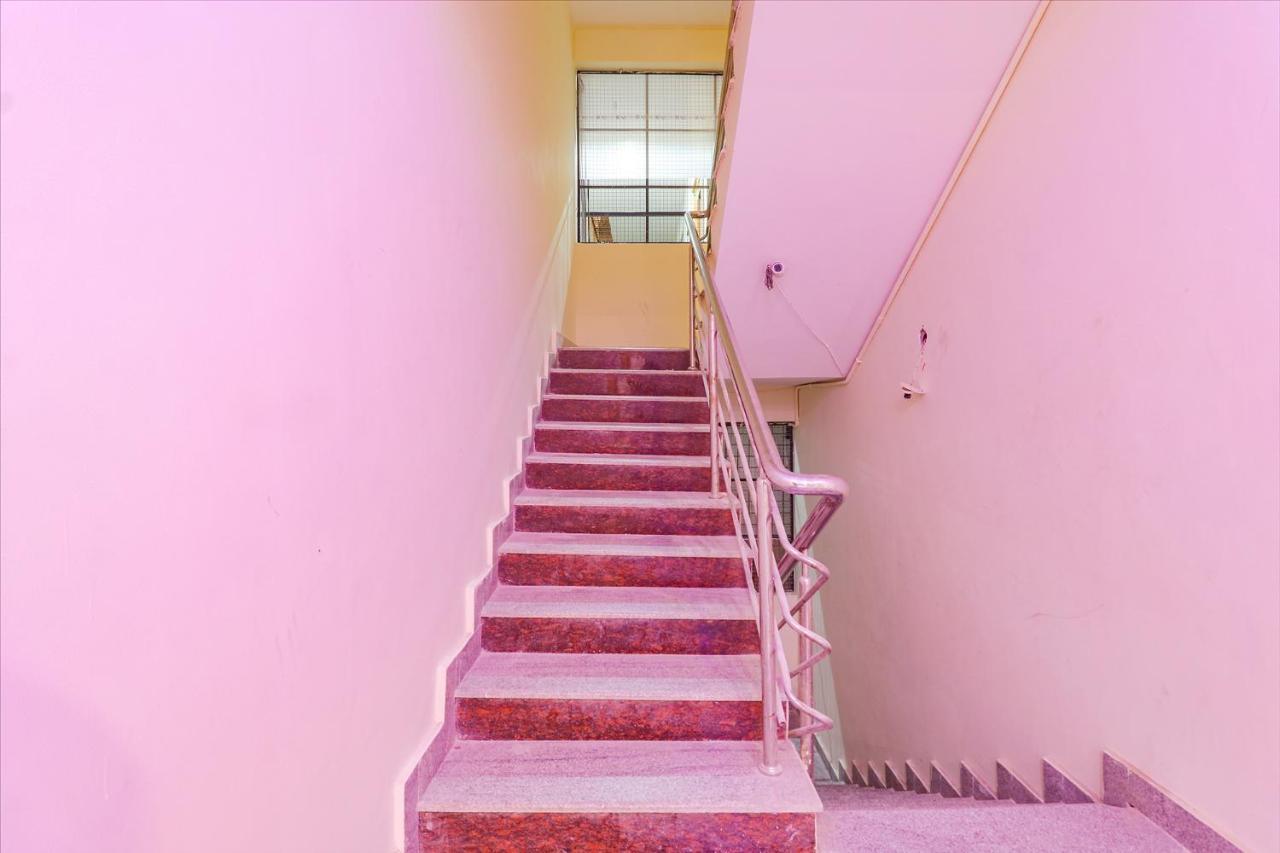 Hotel Fabhotel E - 3km From Infosys Campus