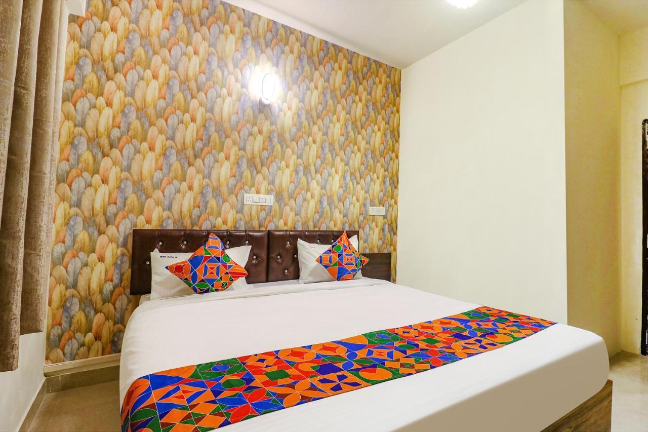 Hotel Fabhotel E - 3km From Infosys Campus 3*
