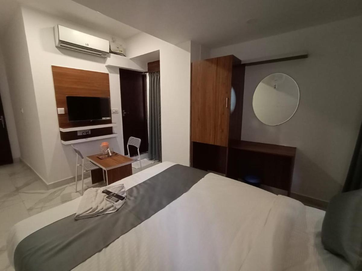 Royal N Deluxe Hotel 2*