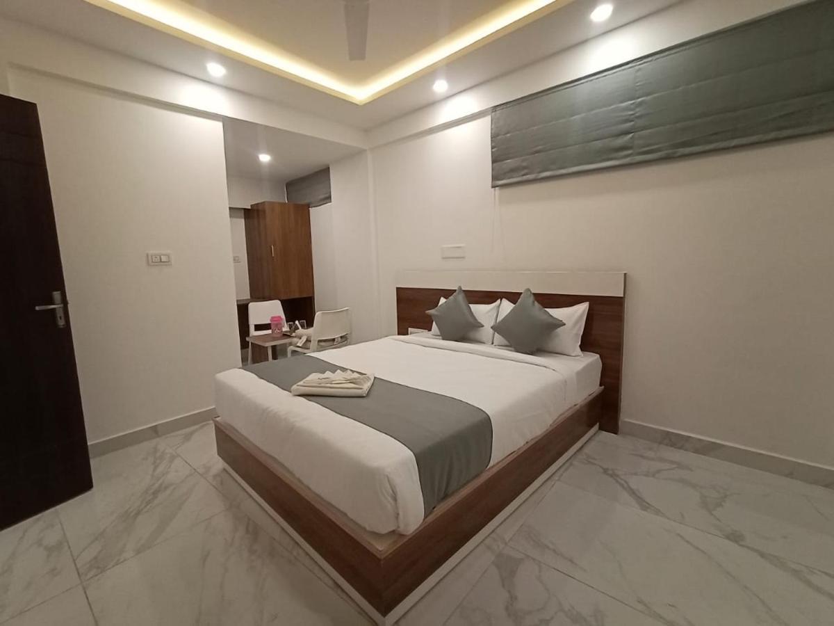 Royal N Deluxe Hotel 2*