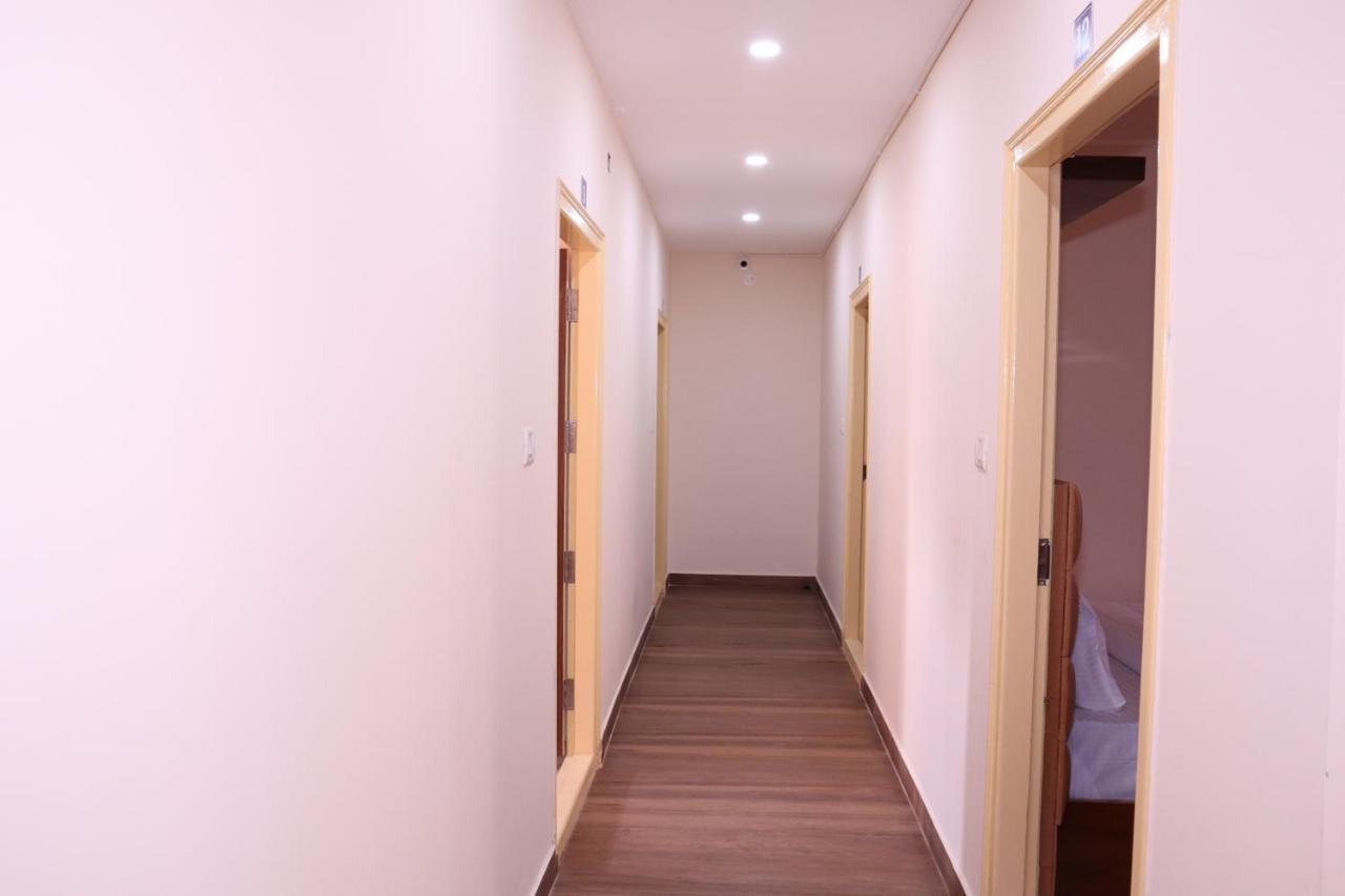 Smilestay Karanji Paradise 3* Bangalore