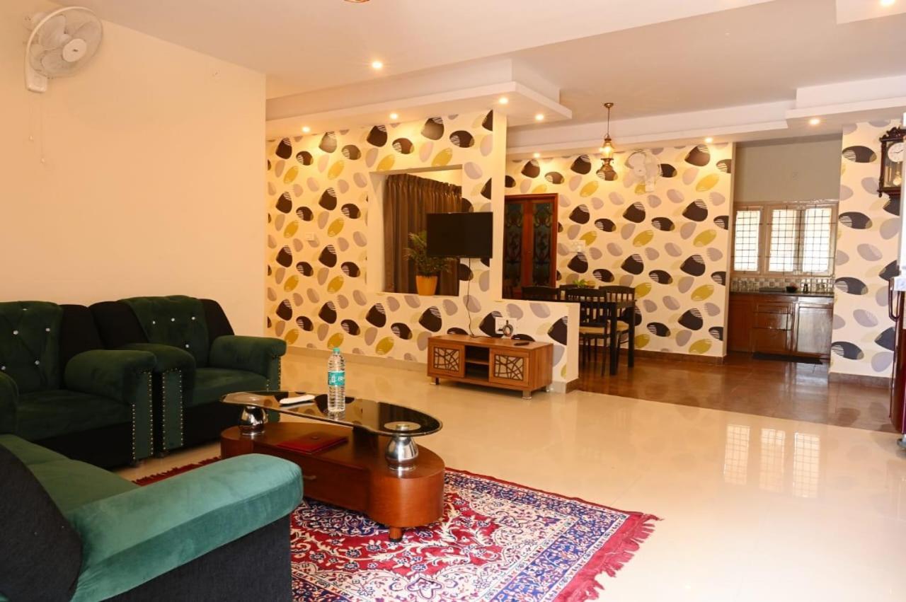 Urban Adams Service Hotel 3*