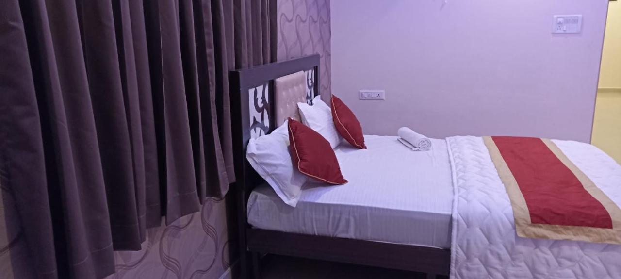 Urban Adams Service 3* Bangalore