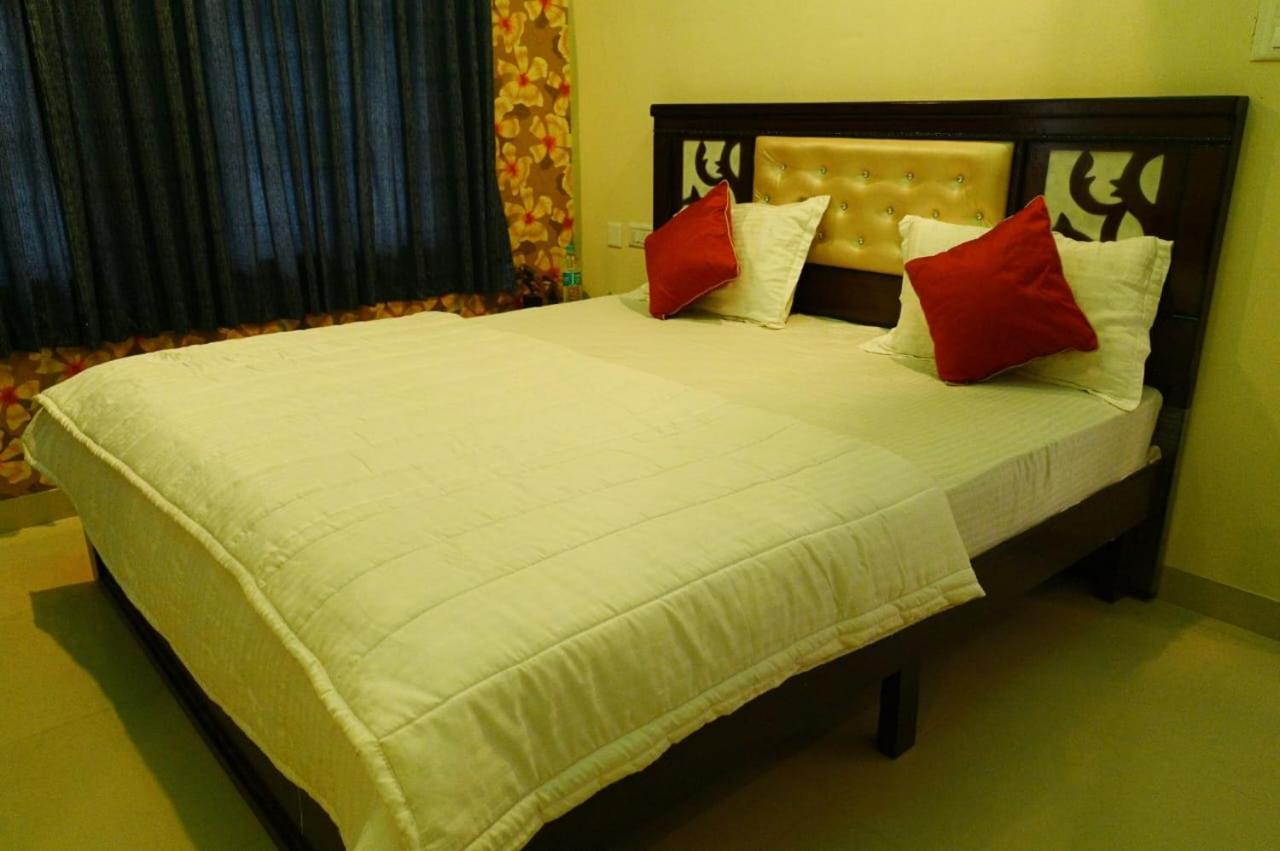 Urban Adams Service Hotel