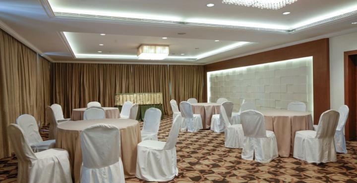 Hotel Adarsh Hamilton Bangalore