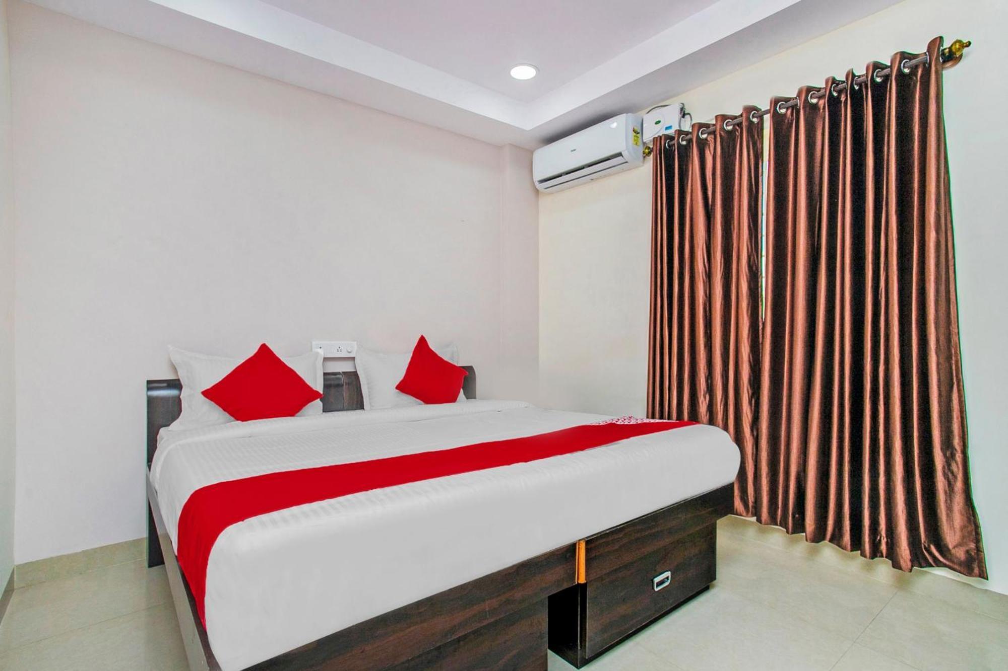 Hotel O Amster 4*