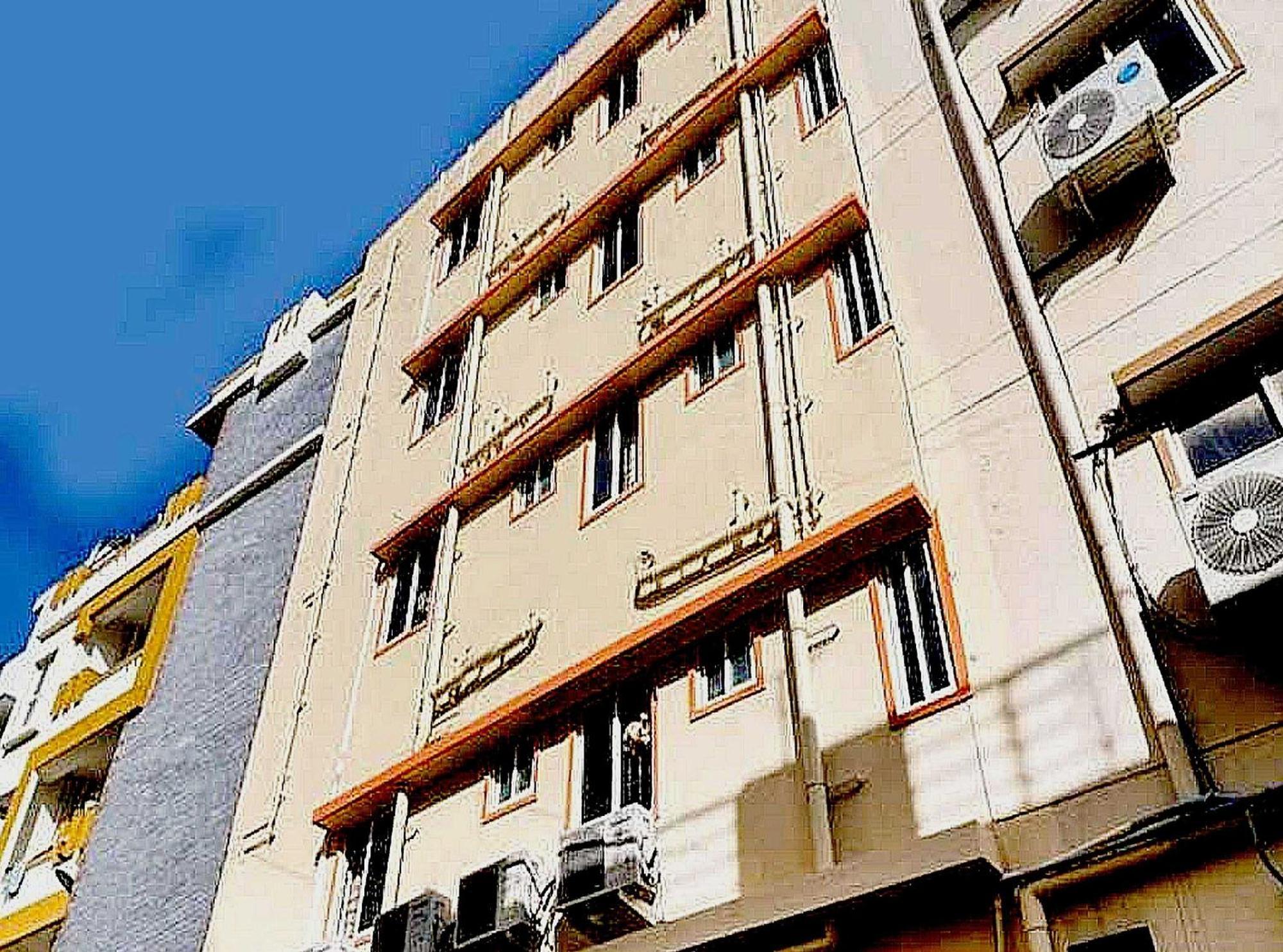 Collection O Emara Galaxy Executive Hotel 4*