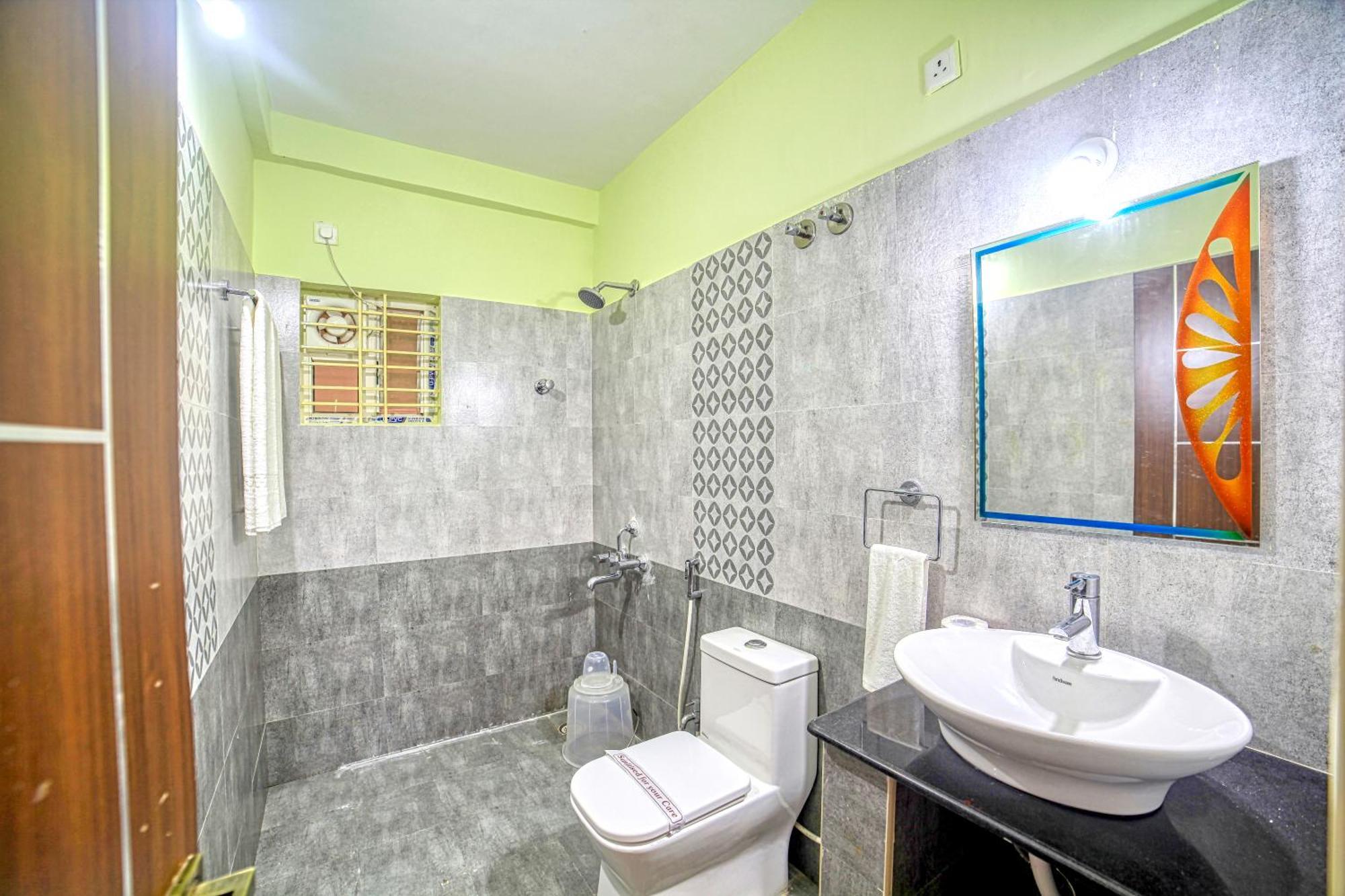 Hotel Redkey Transit Near Airport Bangalore