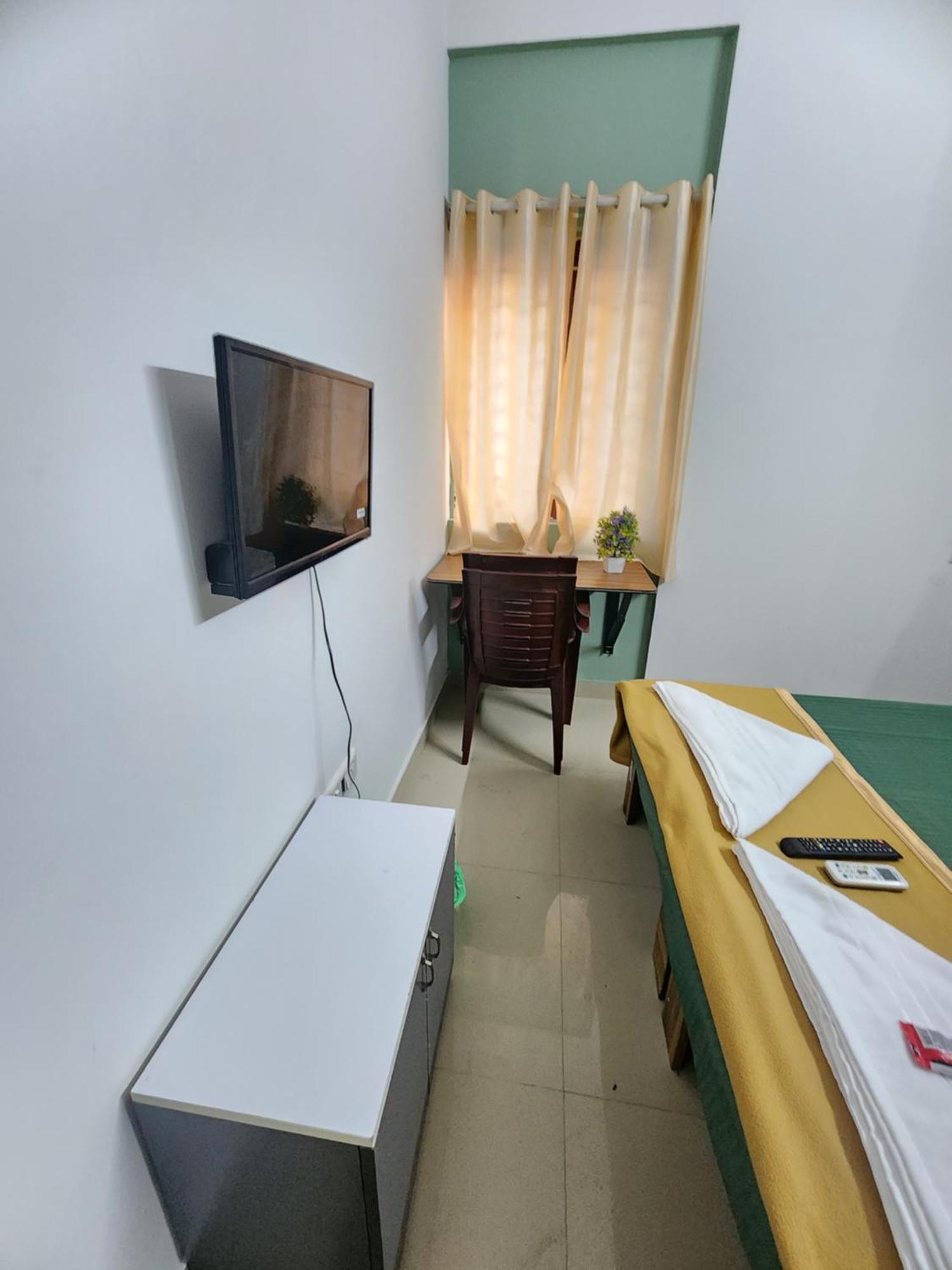Squarstay Hotel *