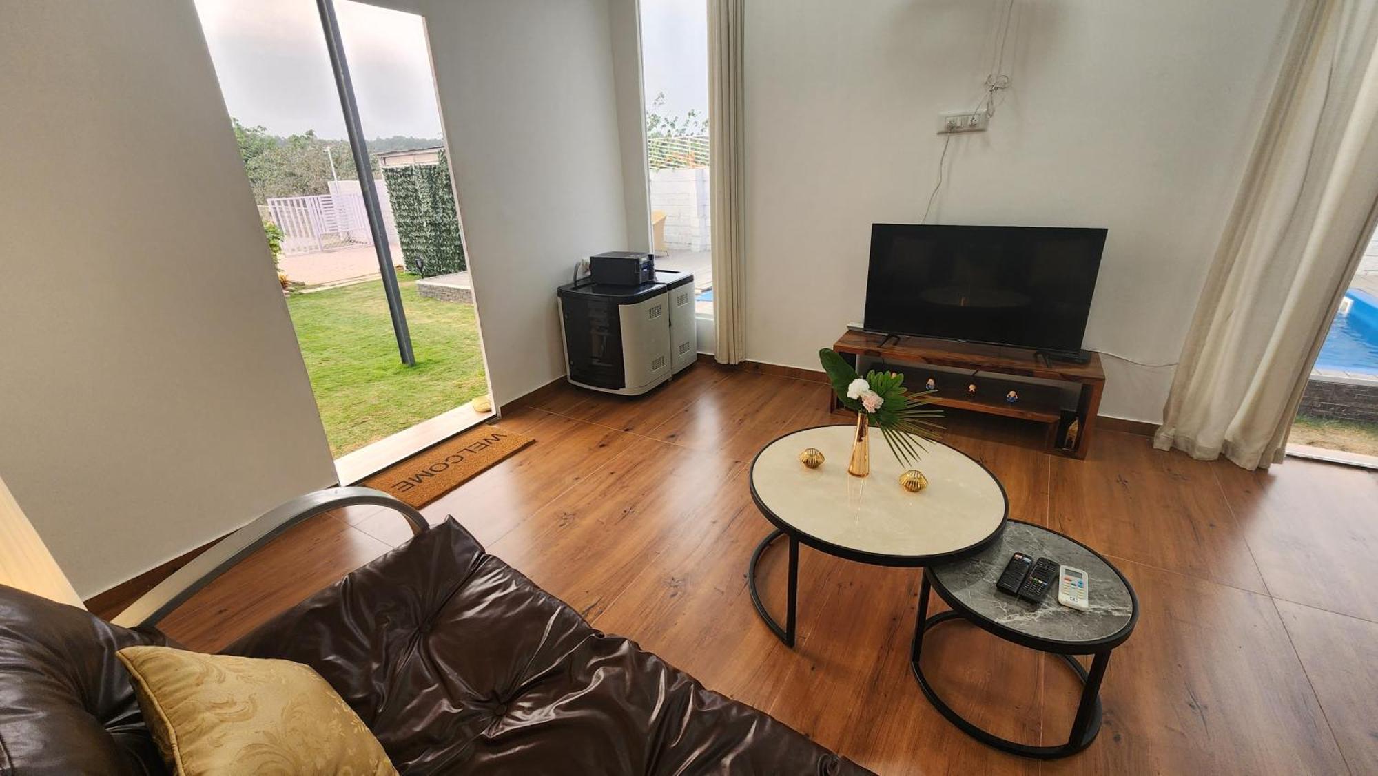 Picnic For With Private Heated Pool & Bbq Holiday home Bangalore