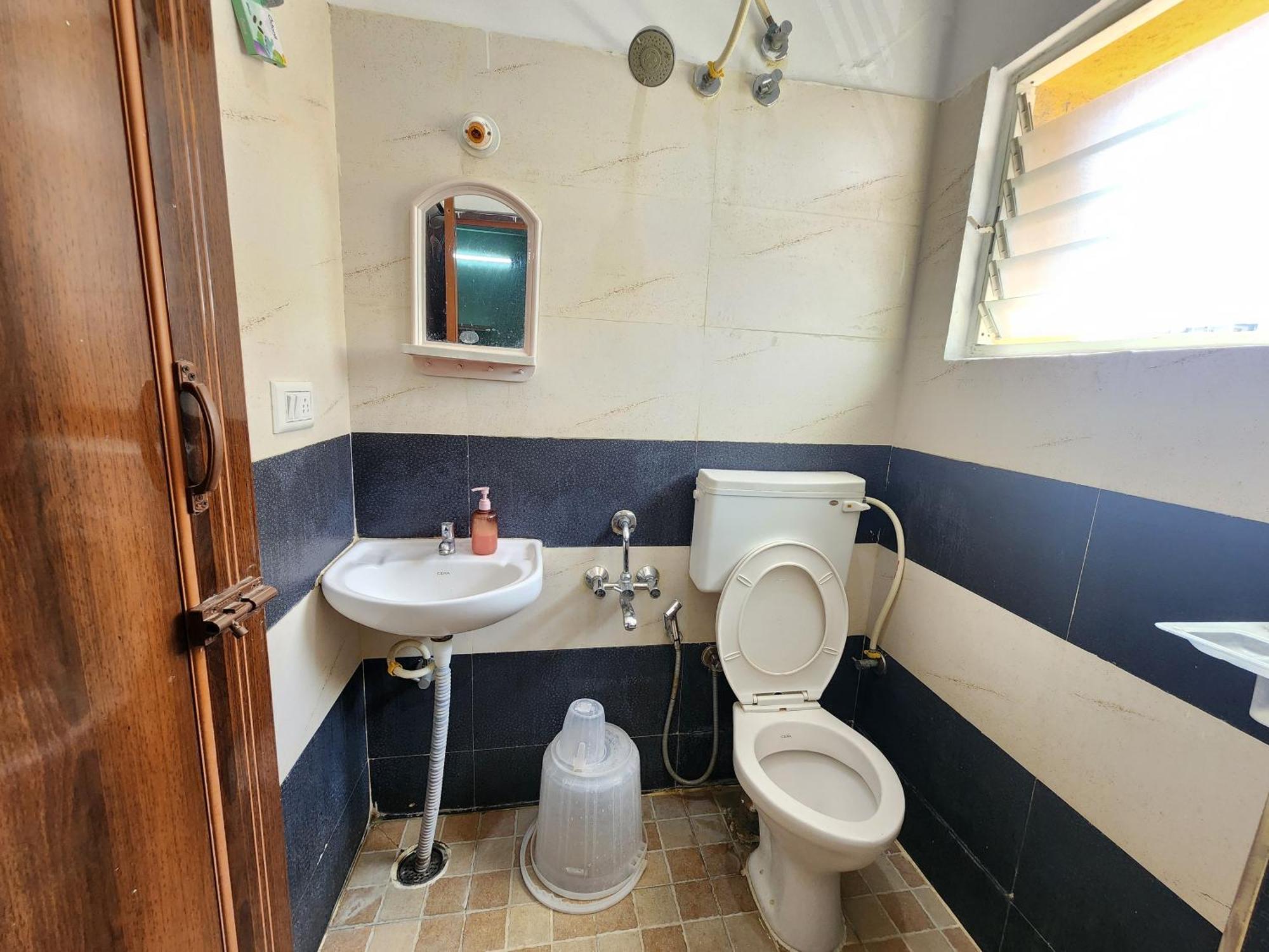 Squarstay Hotel *