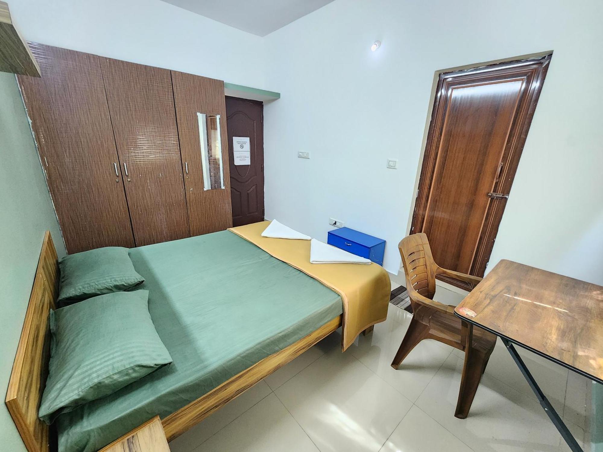 Squarstay Hotel