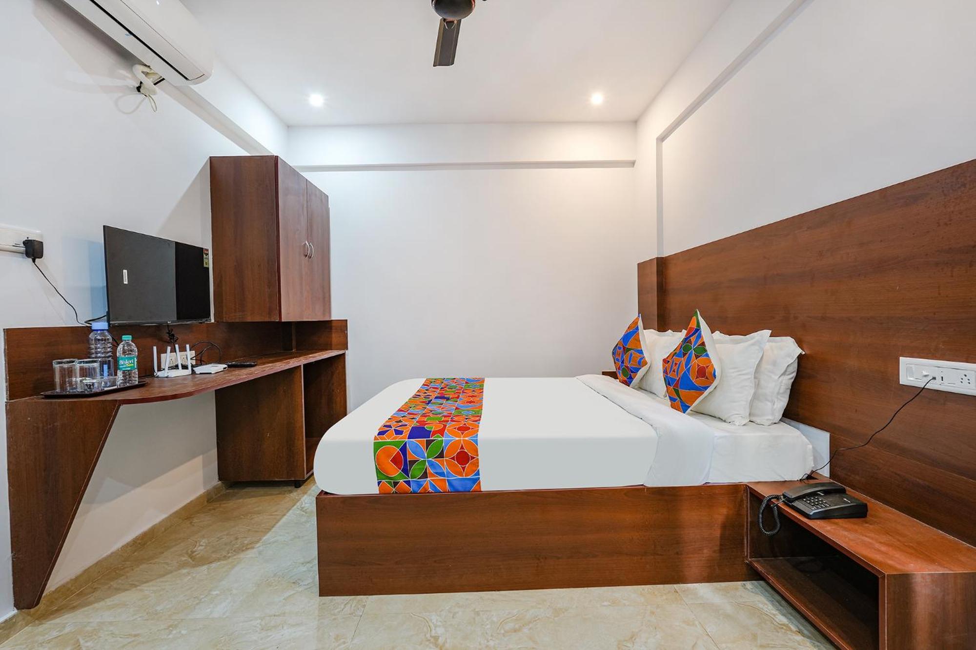 Fabhotel Tree - Airport Road