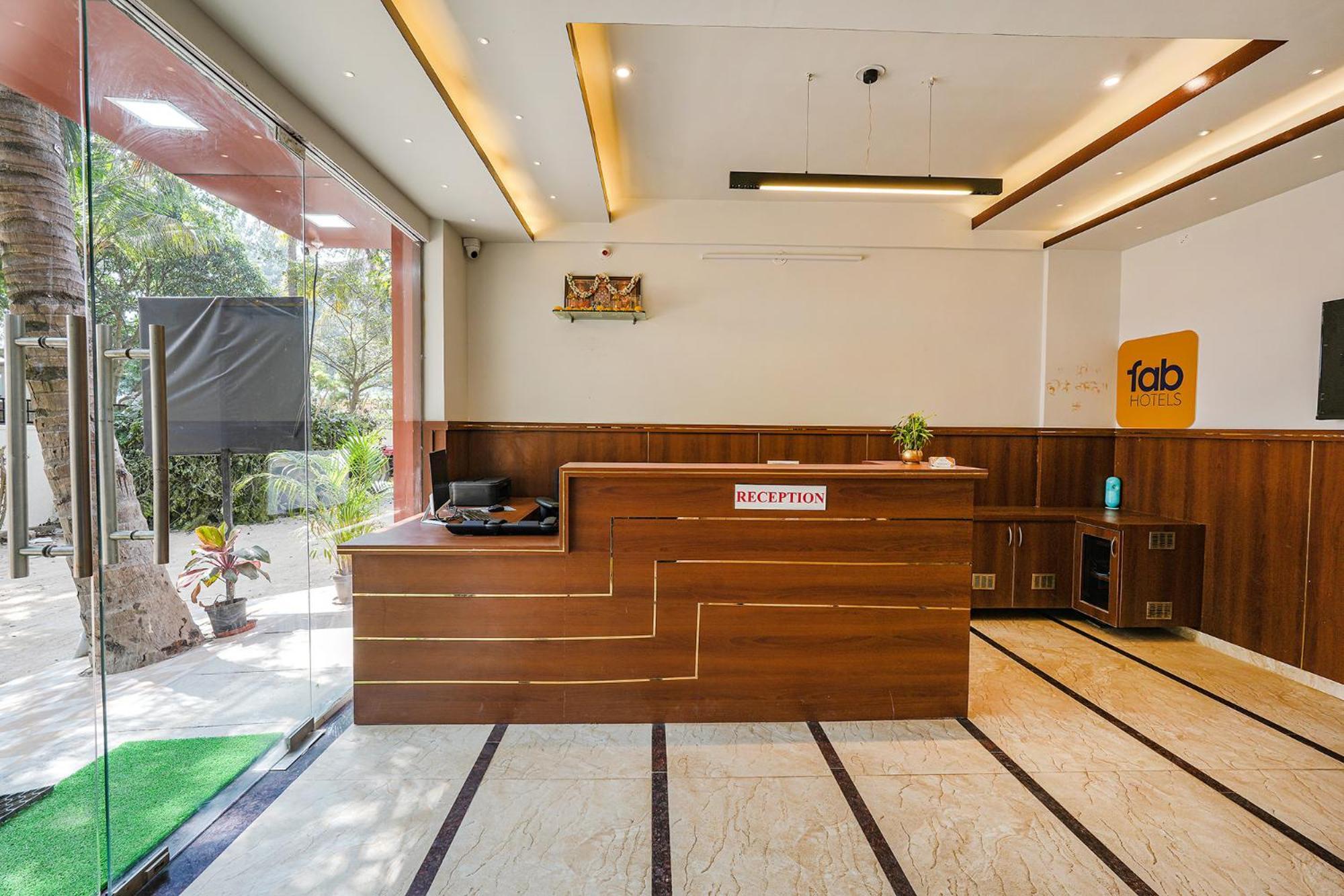 Fabhotel Tree - Airport Road Hotel