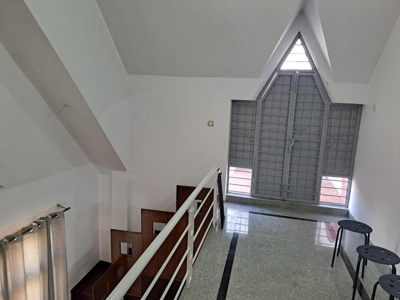 3 Bedroom Duplex With Private Pool *