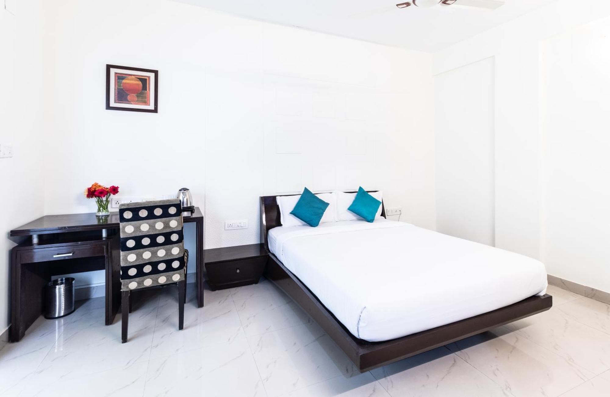 Hotel Sanctum Domlur 3*