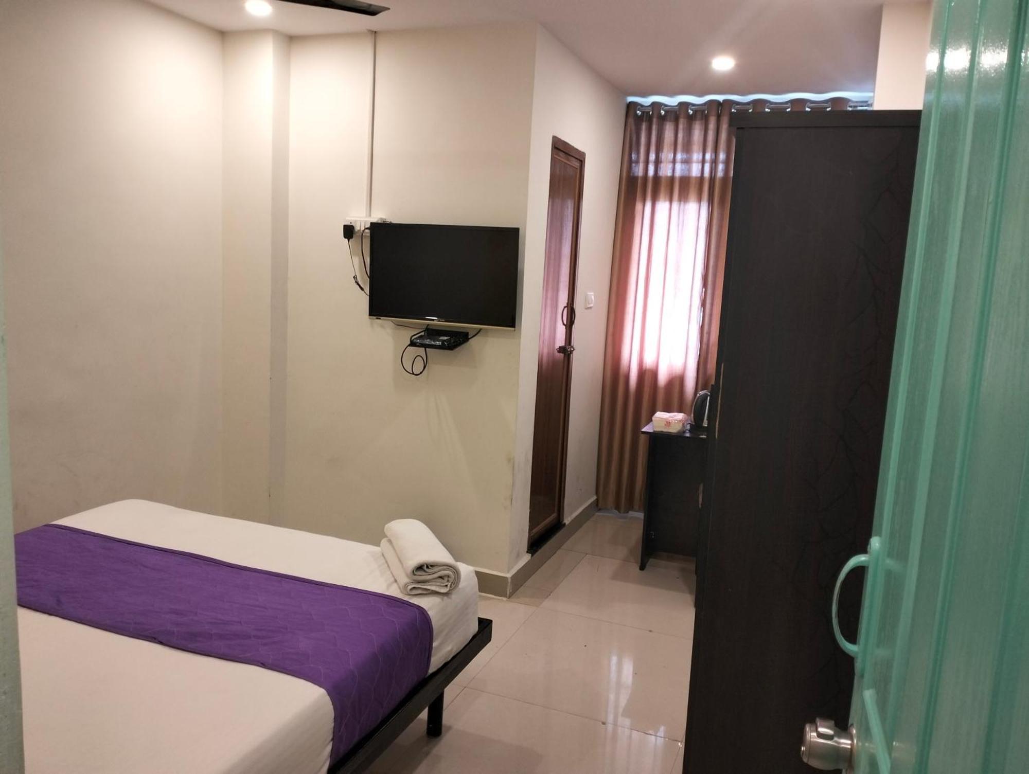 Hotel Sy Comforts