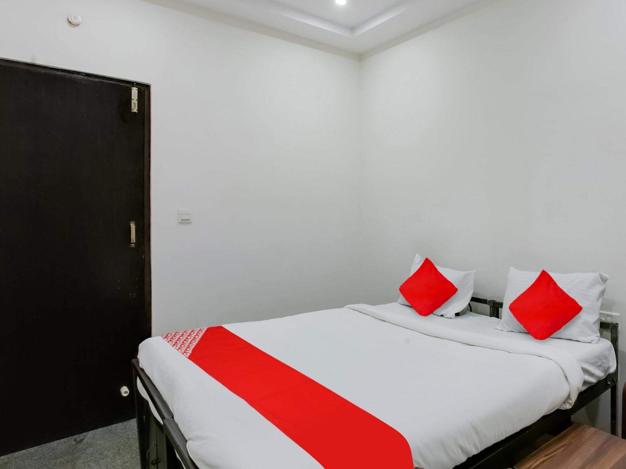 Hotel O Manjushree Boarding & Nearby Dr.br Ambedkar Stadium Basveshwar Nagar