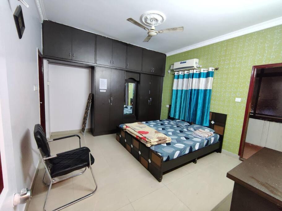 Luxurious 3 Bhk With Swimming Pool *