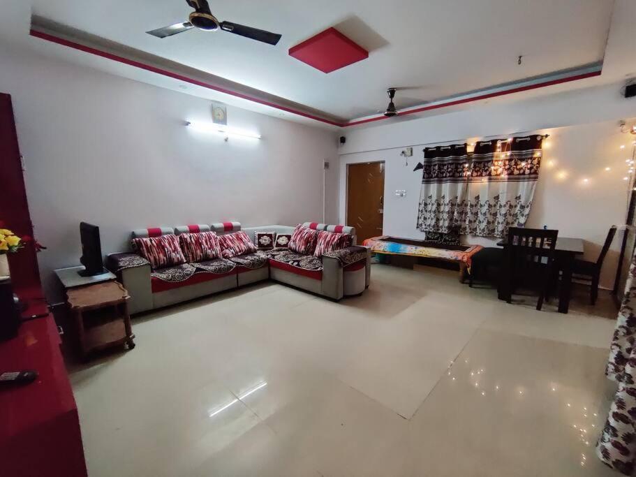 Luxurious 3 Bhk With Swimming Pool