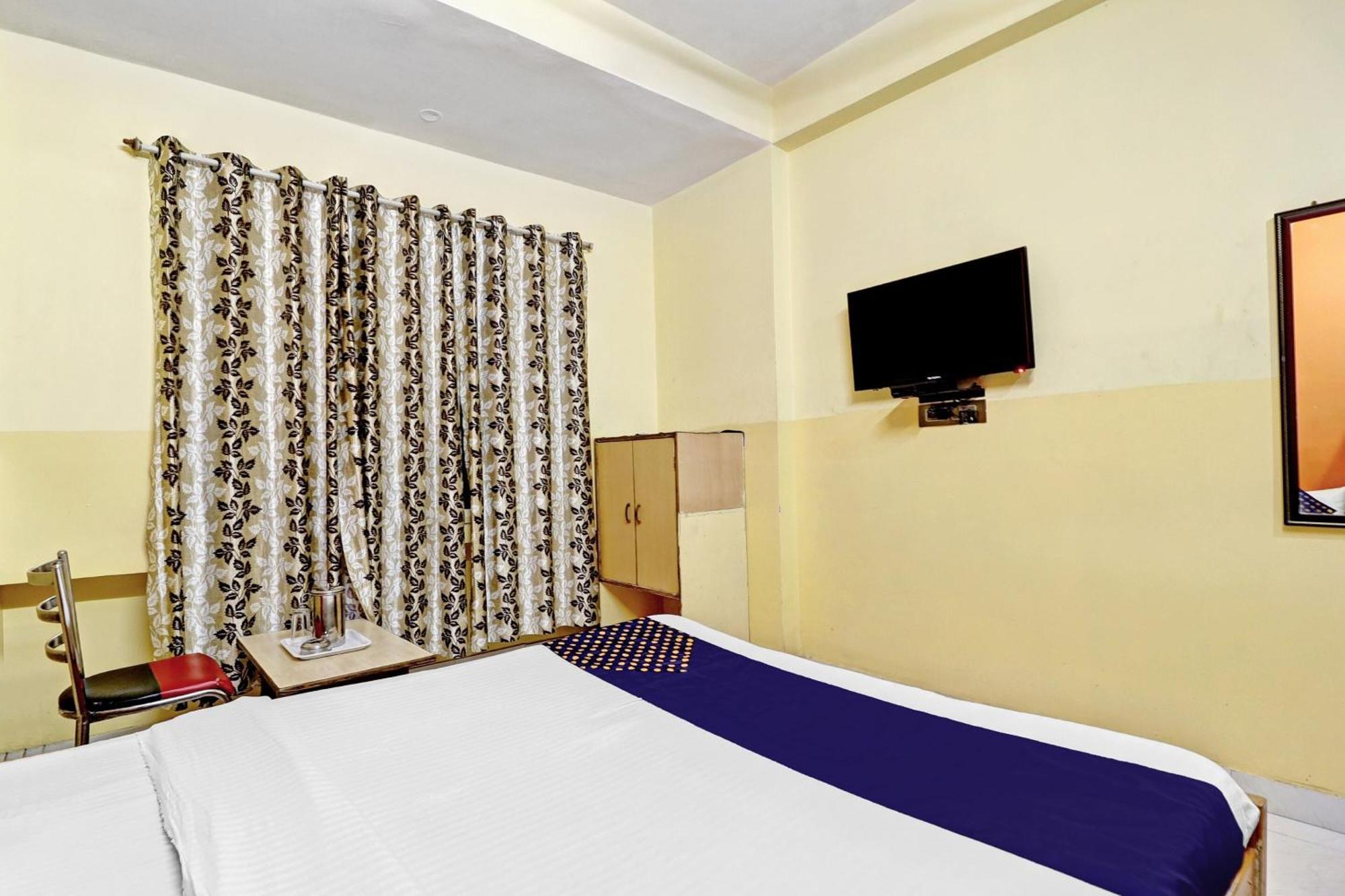 Oyo Aryan Residency