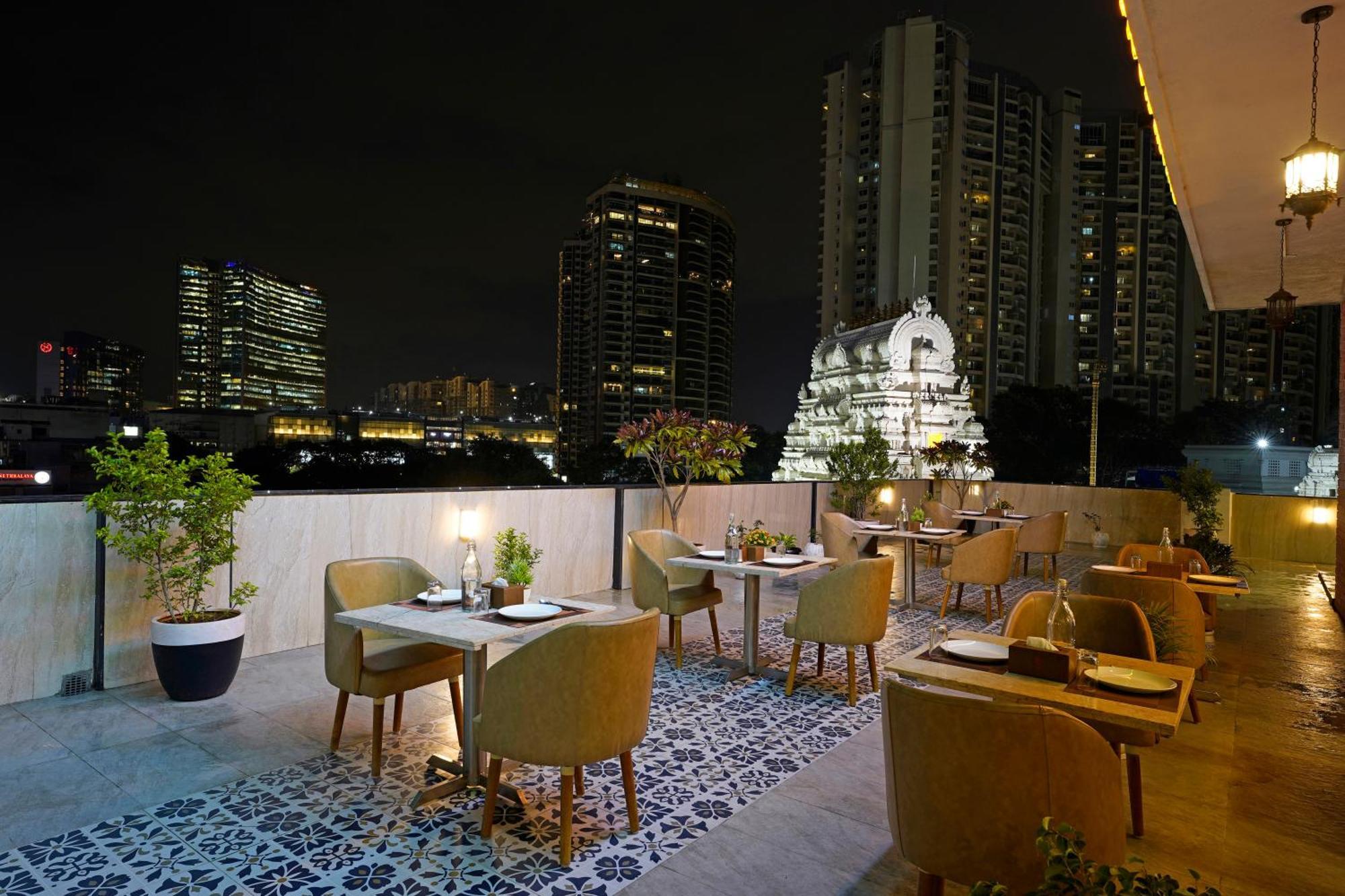 Kingston Hotel 4*
