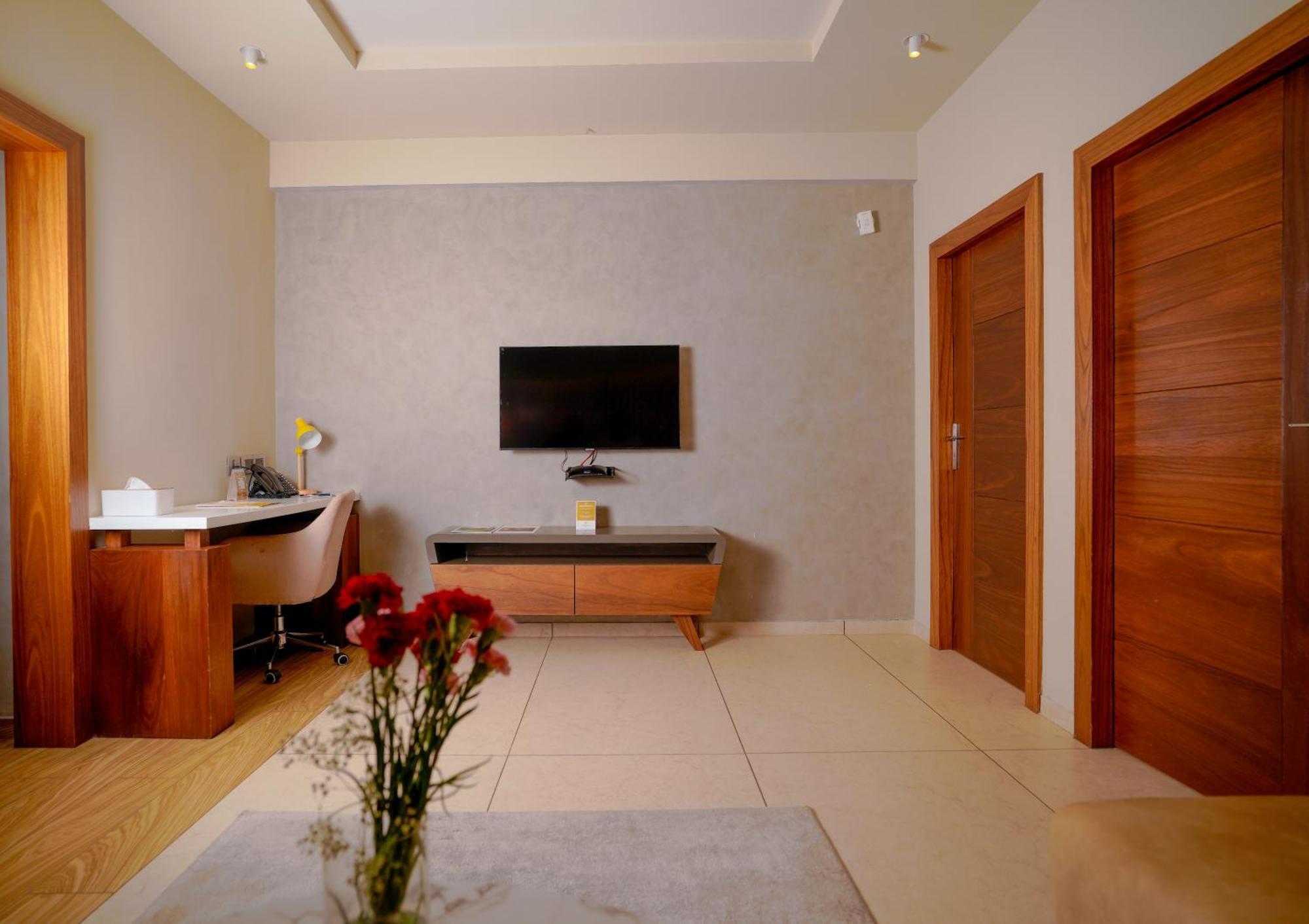 Hotel Lazdana 3*