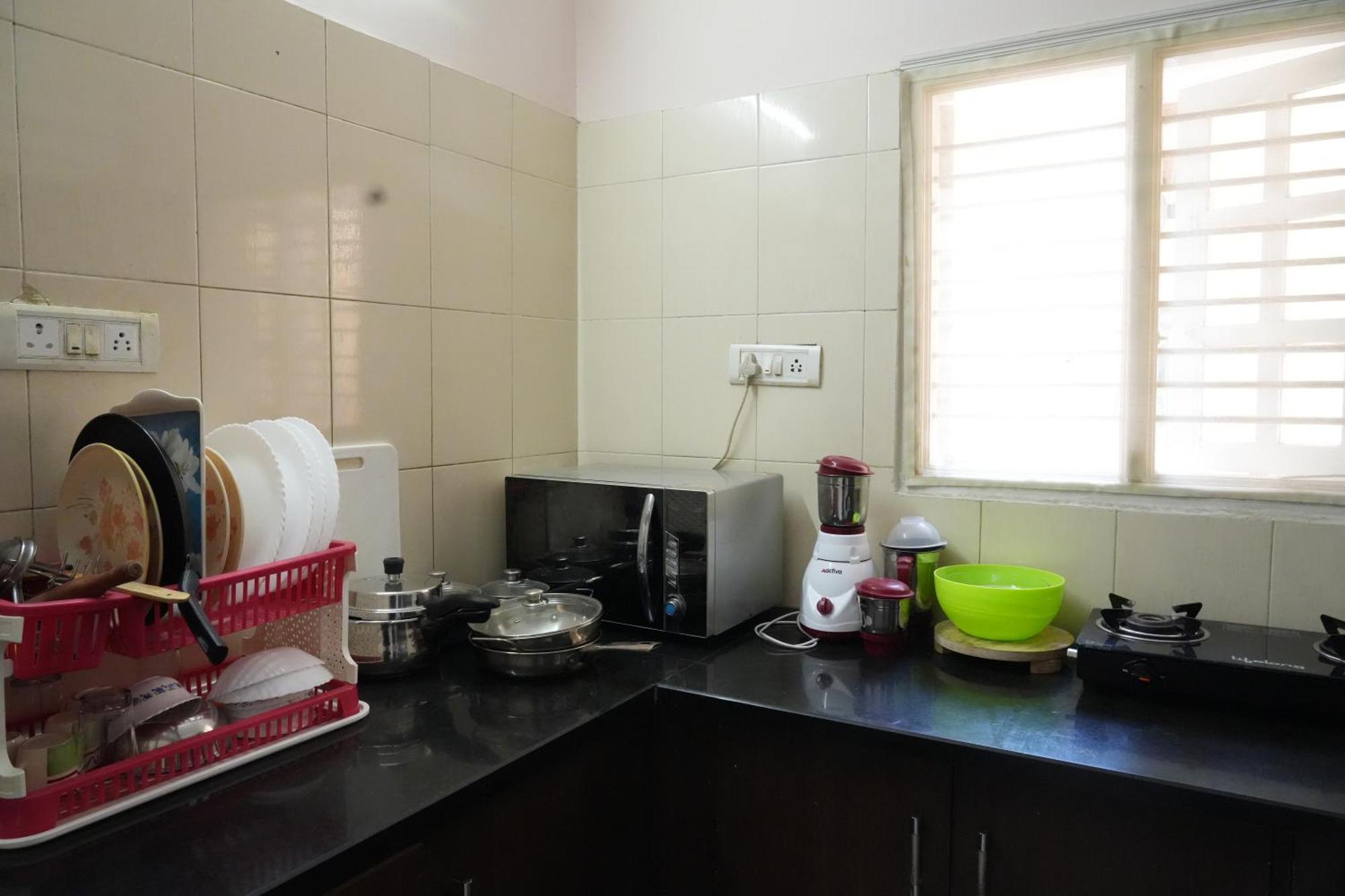 Art House- Ac Luxury Service Apartment *