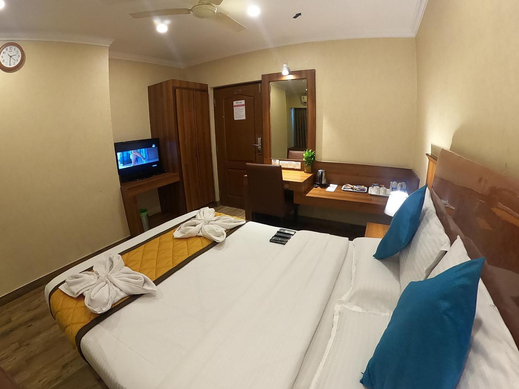 Noor Empire International Kormangala Hotel