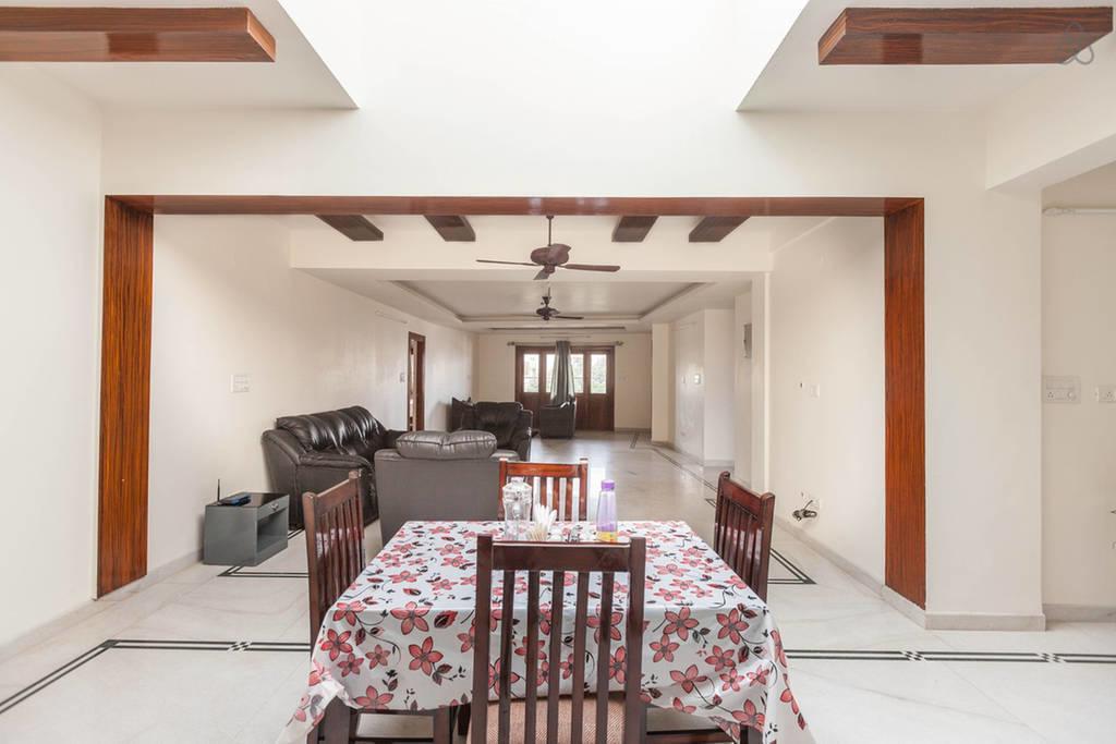 Eyrie Service Apartments Casa de hóspedes