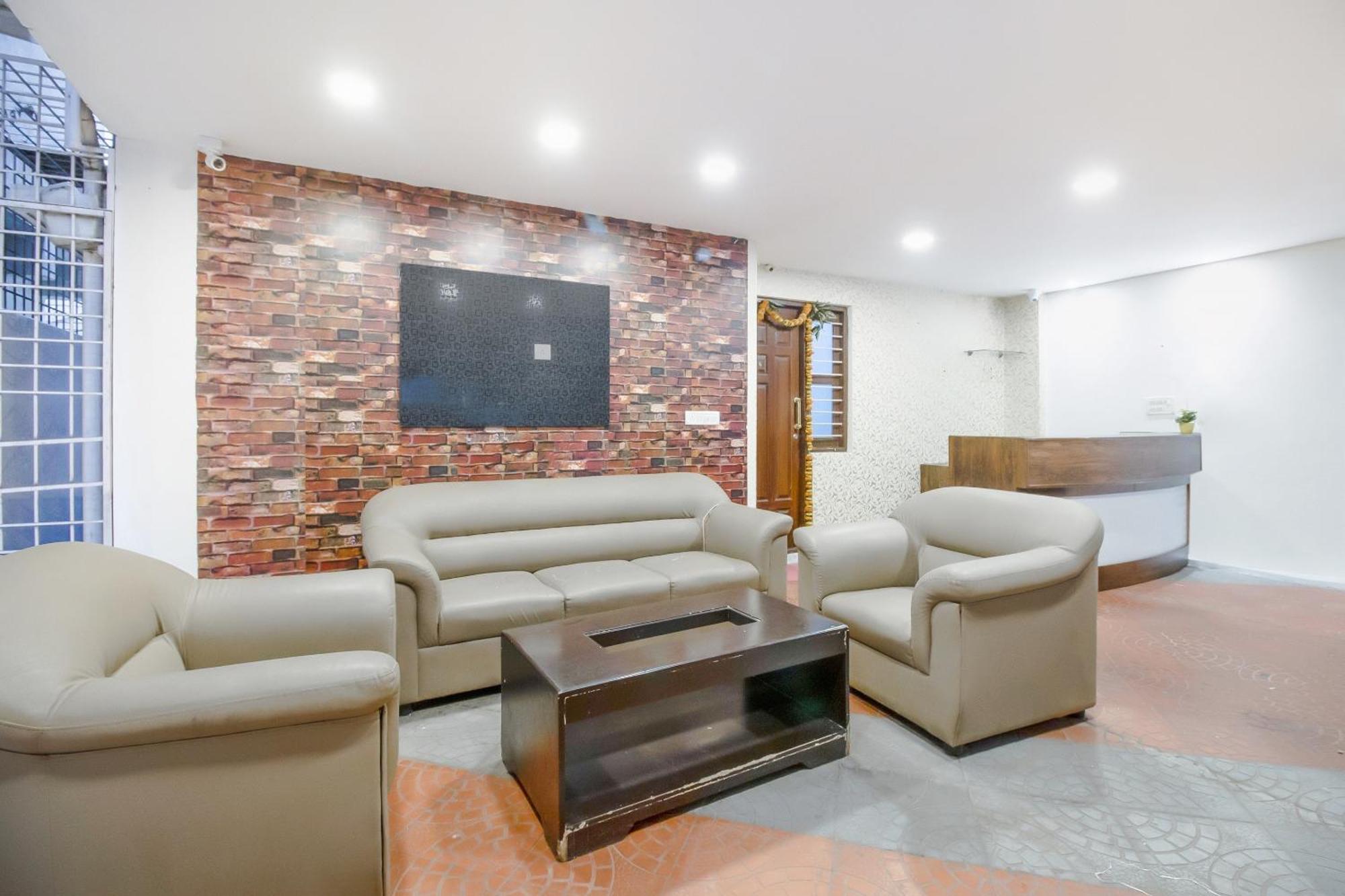 Hotel Collection O Sln Bangalore