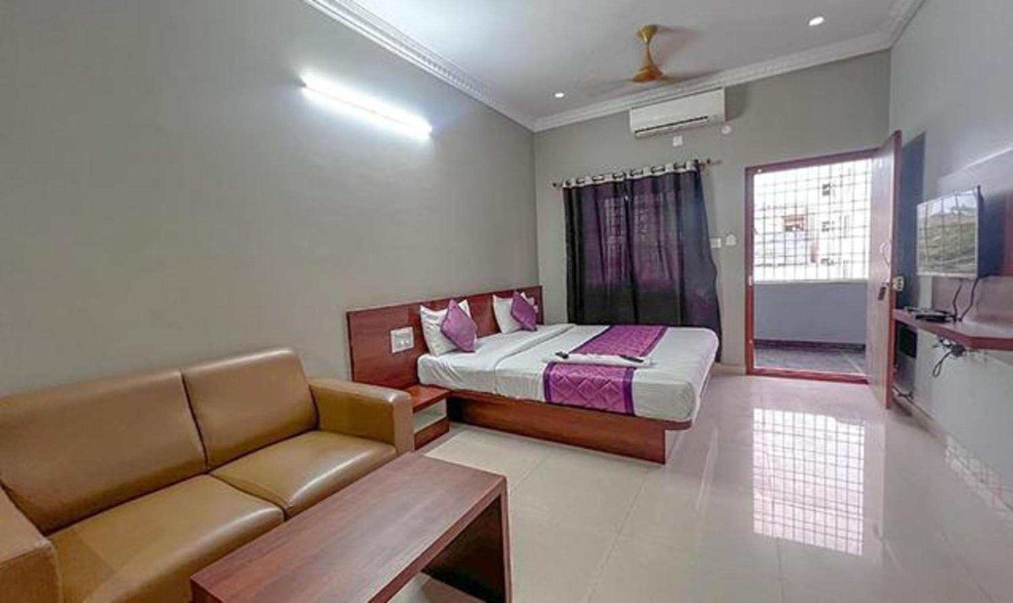 Fabhotel Gateway Suites Bangalore