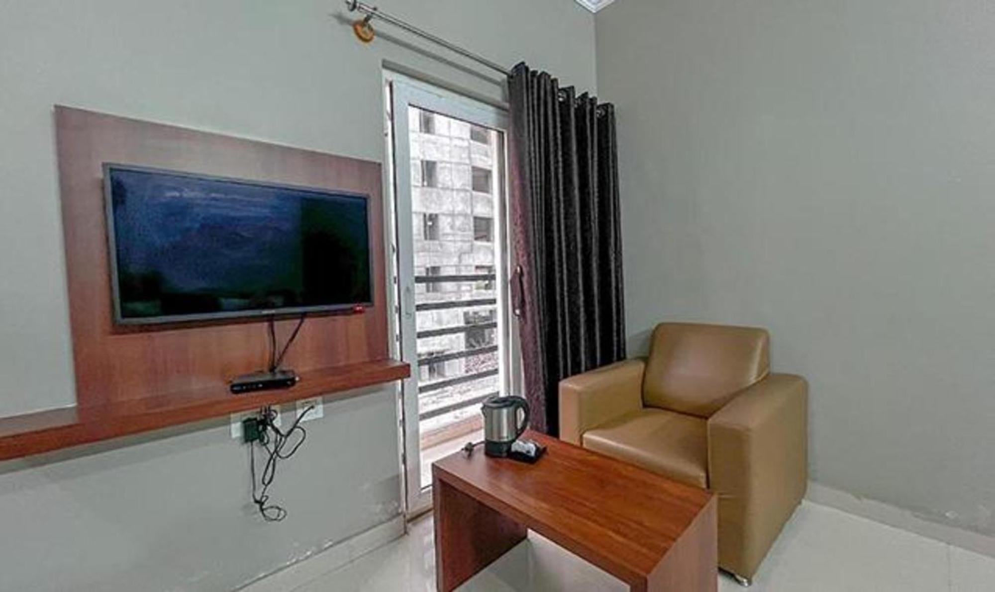 Fabhotel Gateway Suites Hotel 3*