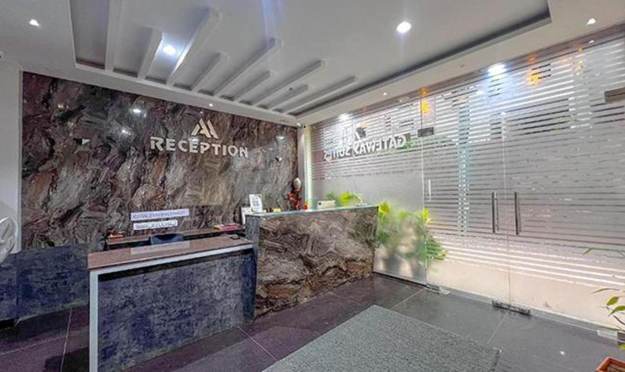 Hotel Fabhotel Gateway Suites 3*