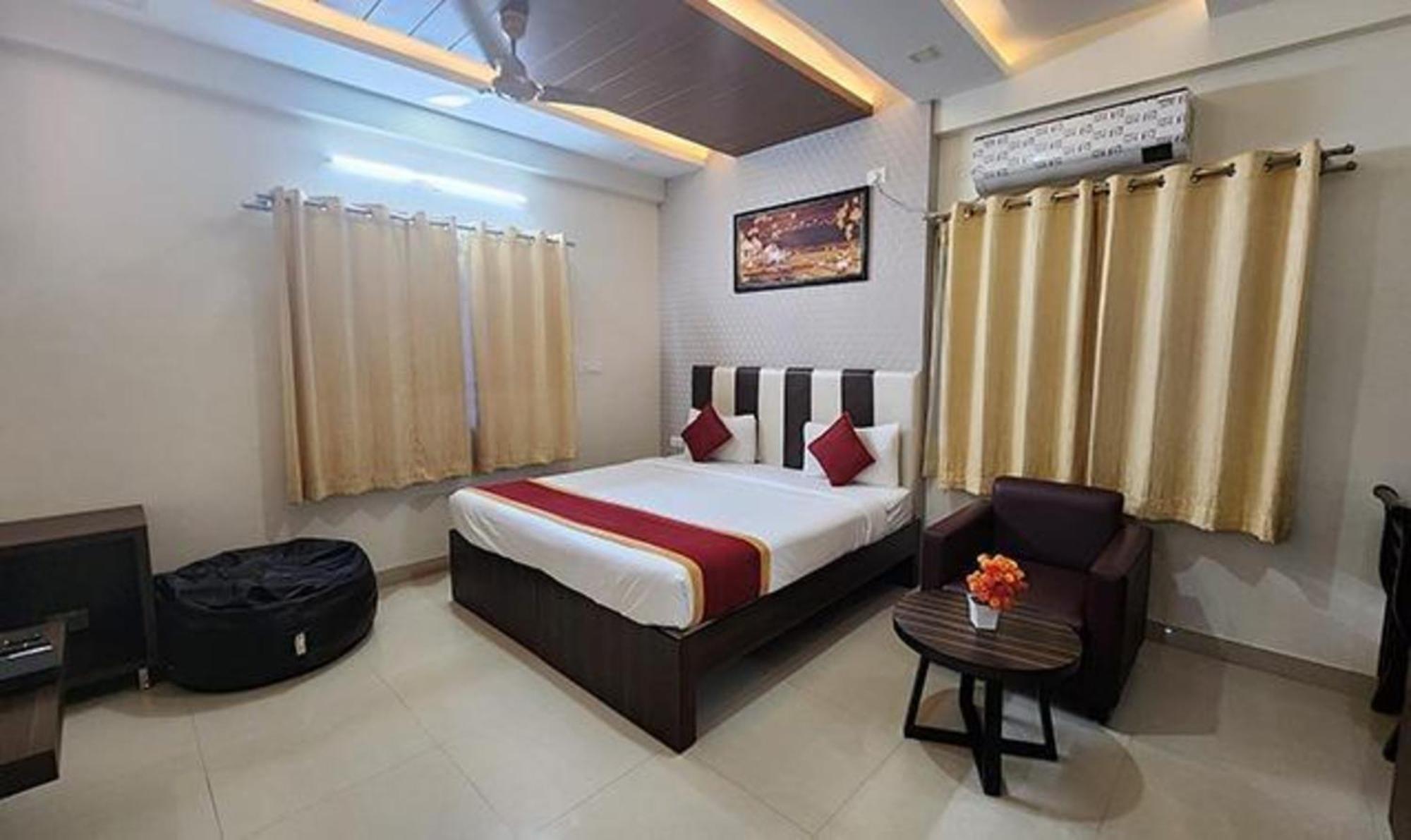 Fabhotel Panchami Comforts Hotel