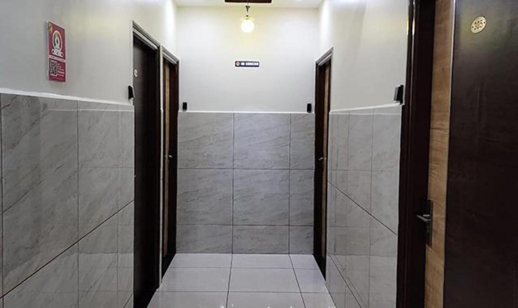 Hotel Fabhotel Panchami Comforts