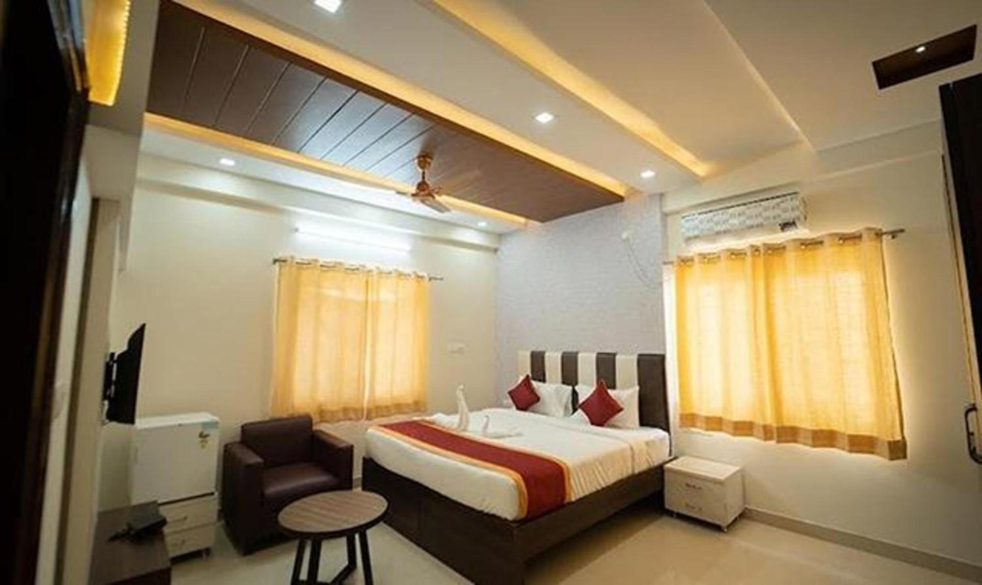 Fabhotel Panchami Comforts Hotel