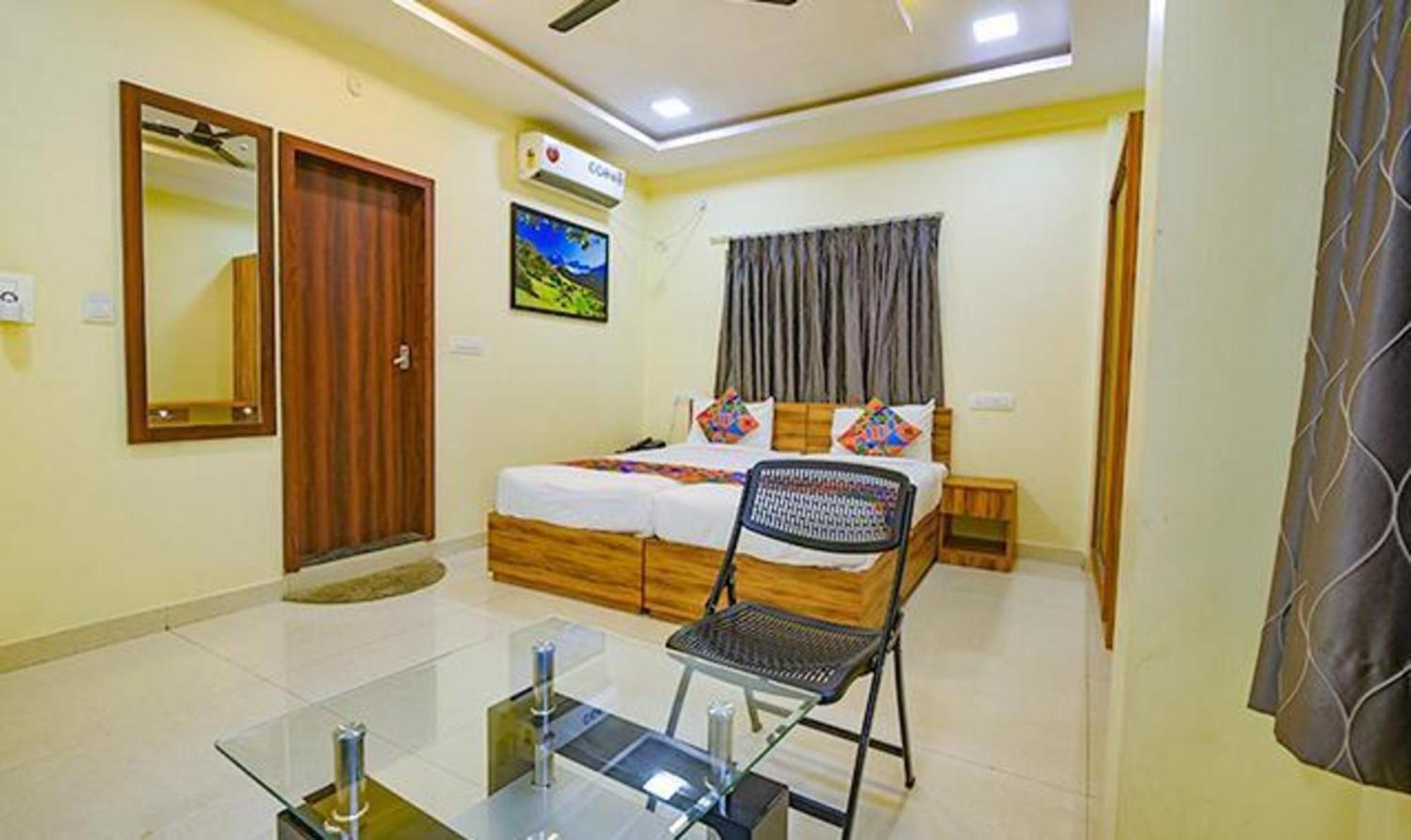 Hotel Fabexpress Purple Bangalore