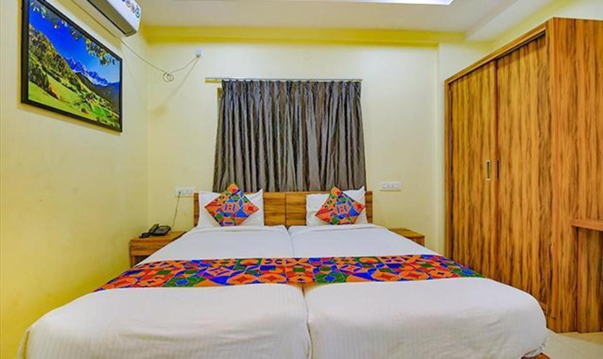 Hotel Fabexpress Purple