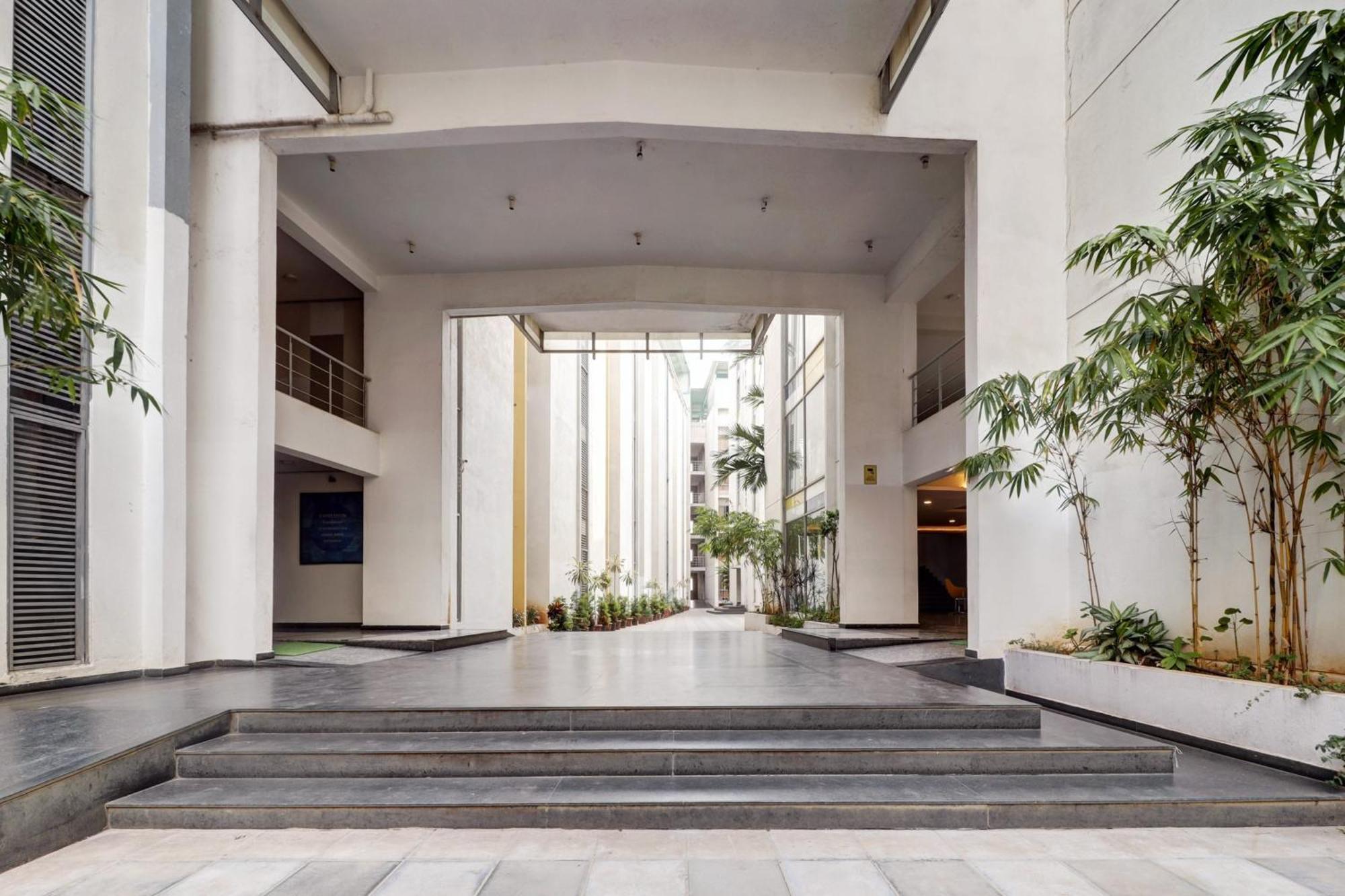 Oyo Flagship 80891g Amsterdam House Hotel Bangalore