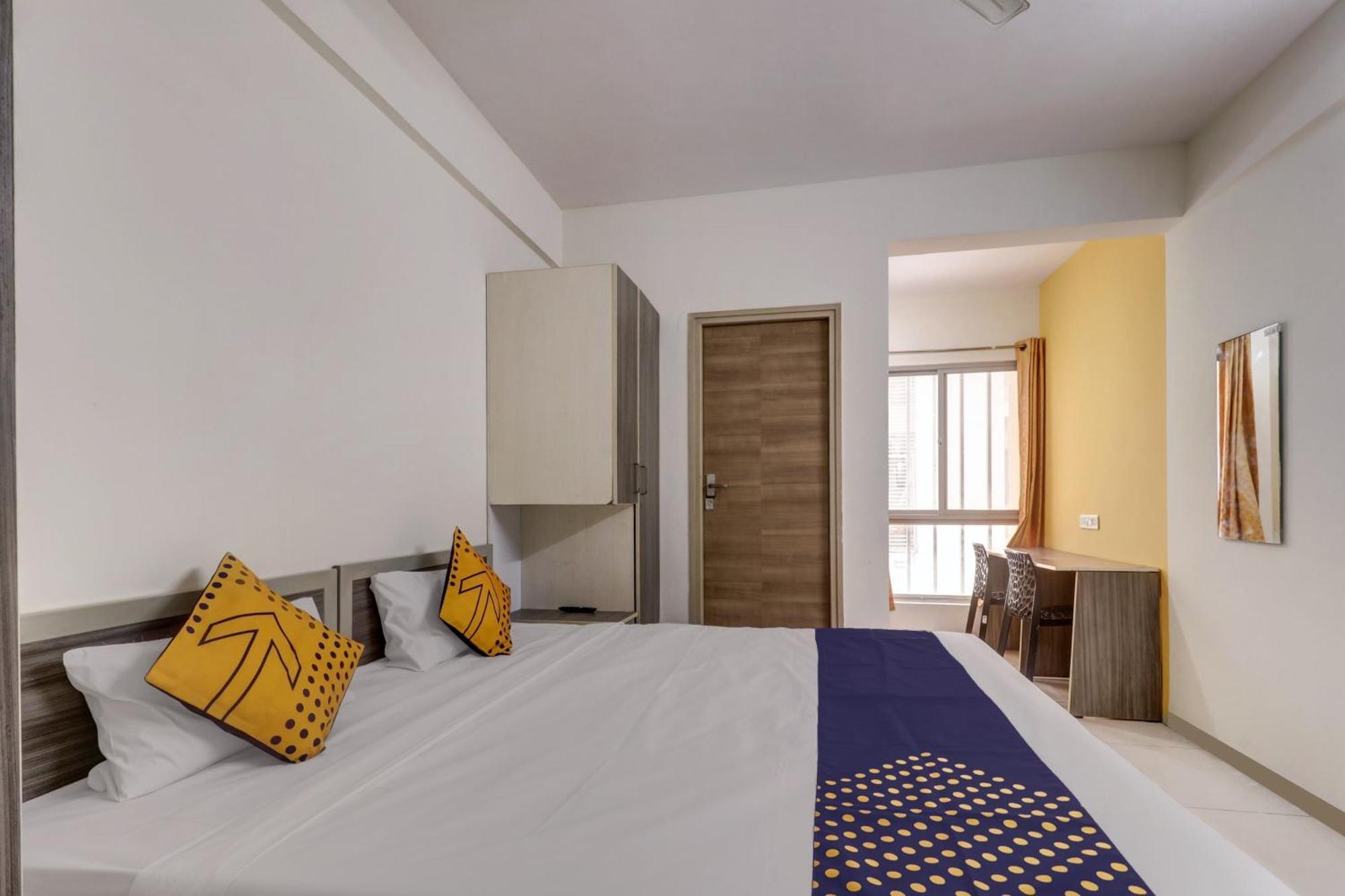 Hotel Oyo Flagship 80891g Amsterdam House Bangalore