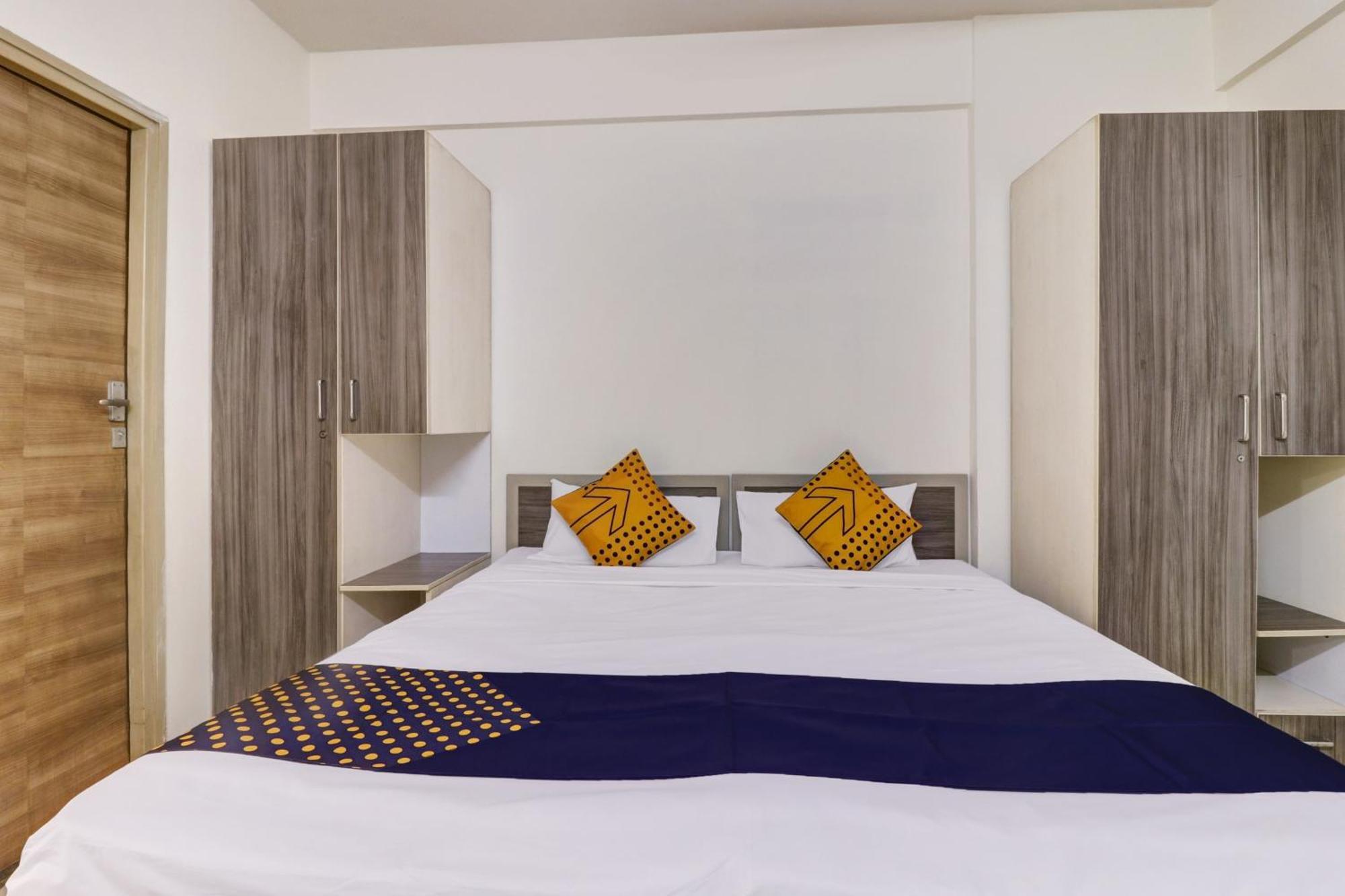 Oyo Flagship 80891g Amsterdam House Hotel Bangalore
