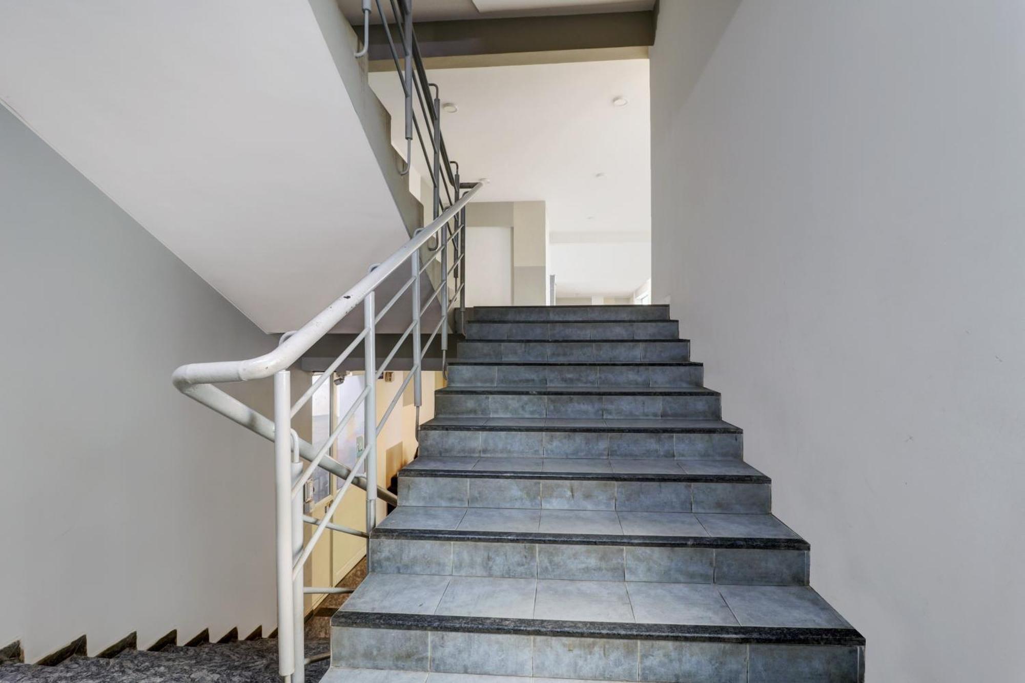 Hotel Oyo Flagship 80891g Amsterdam House Bangalore