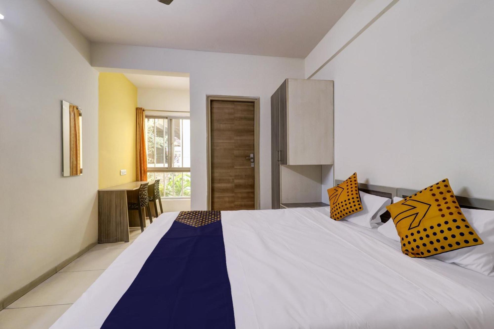 Oyo Flagship 80891g Amsterdam House Hotel Bangalore