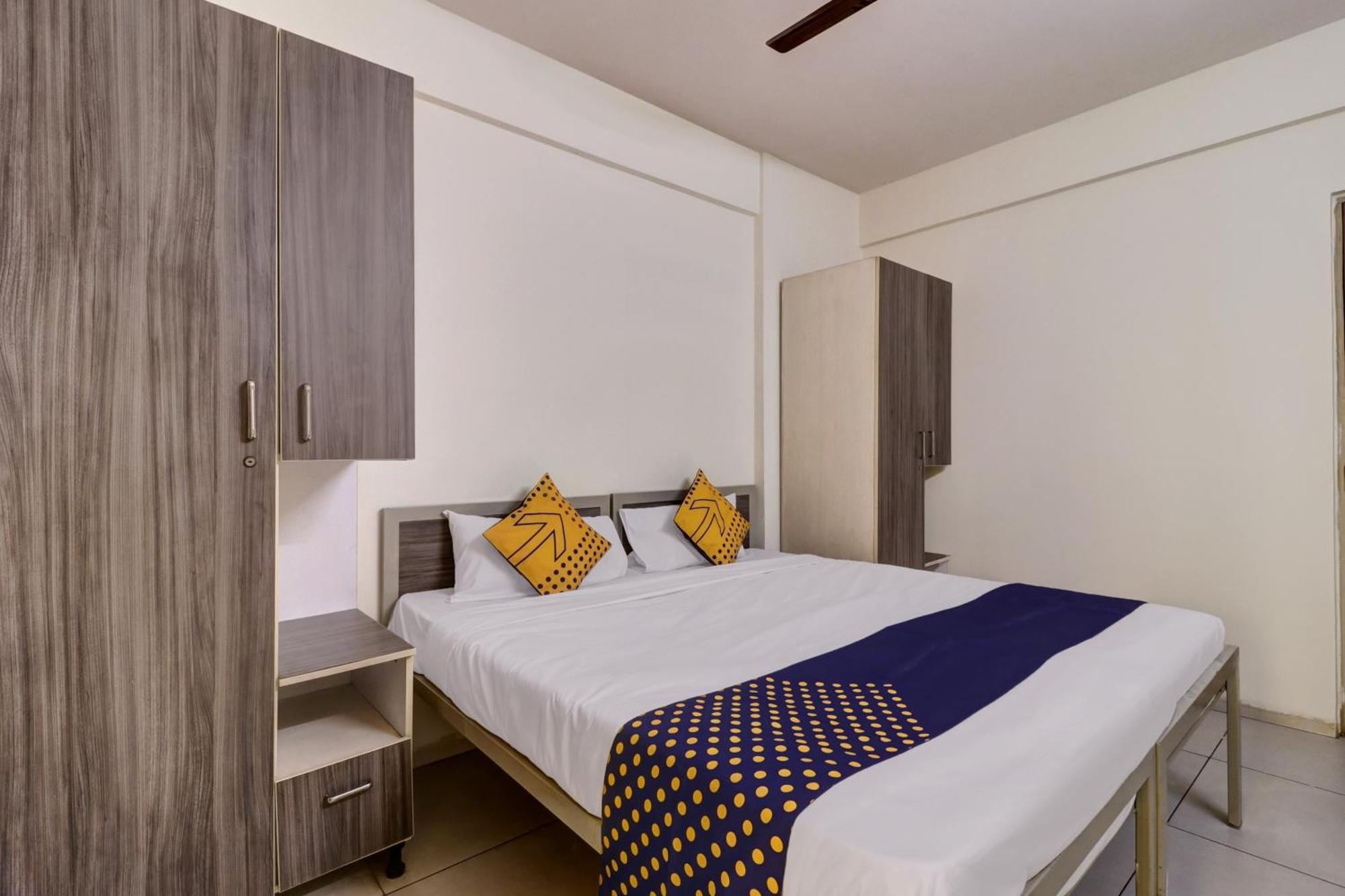 Oyo Flagship 80891g Amsterdam House 3*