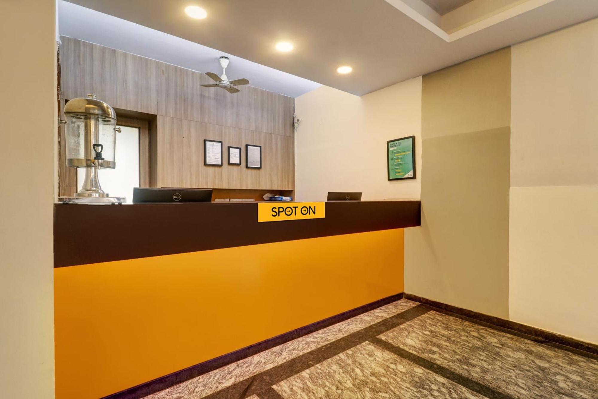 Oyo Flagship 80891g Amsterdam House Bangalore